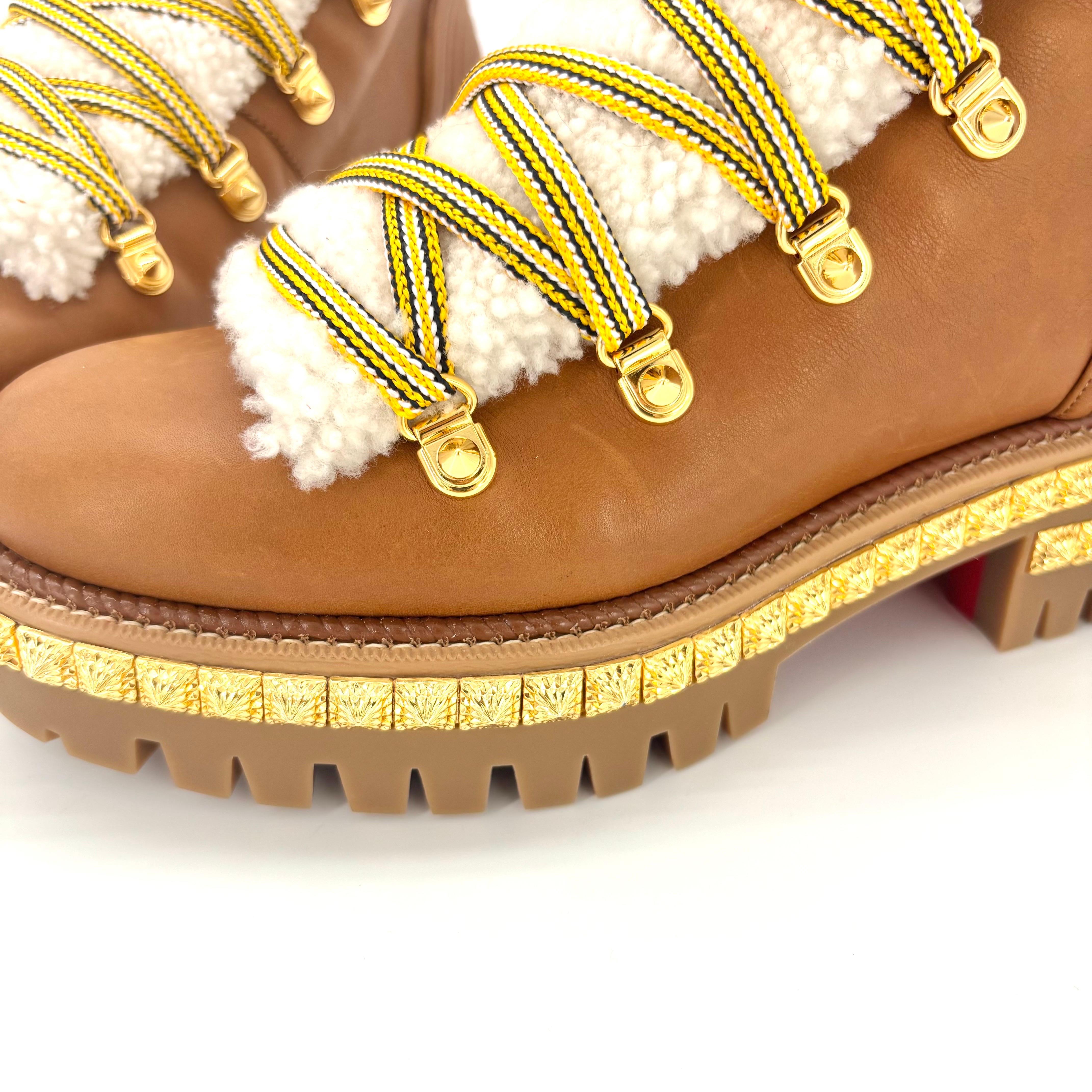 NIB Christian Louboutin Yeti Donna Shearling Sheep Fur Studded Lug Boots 37 in vendita 3