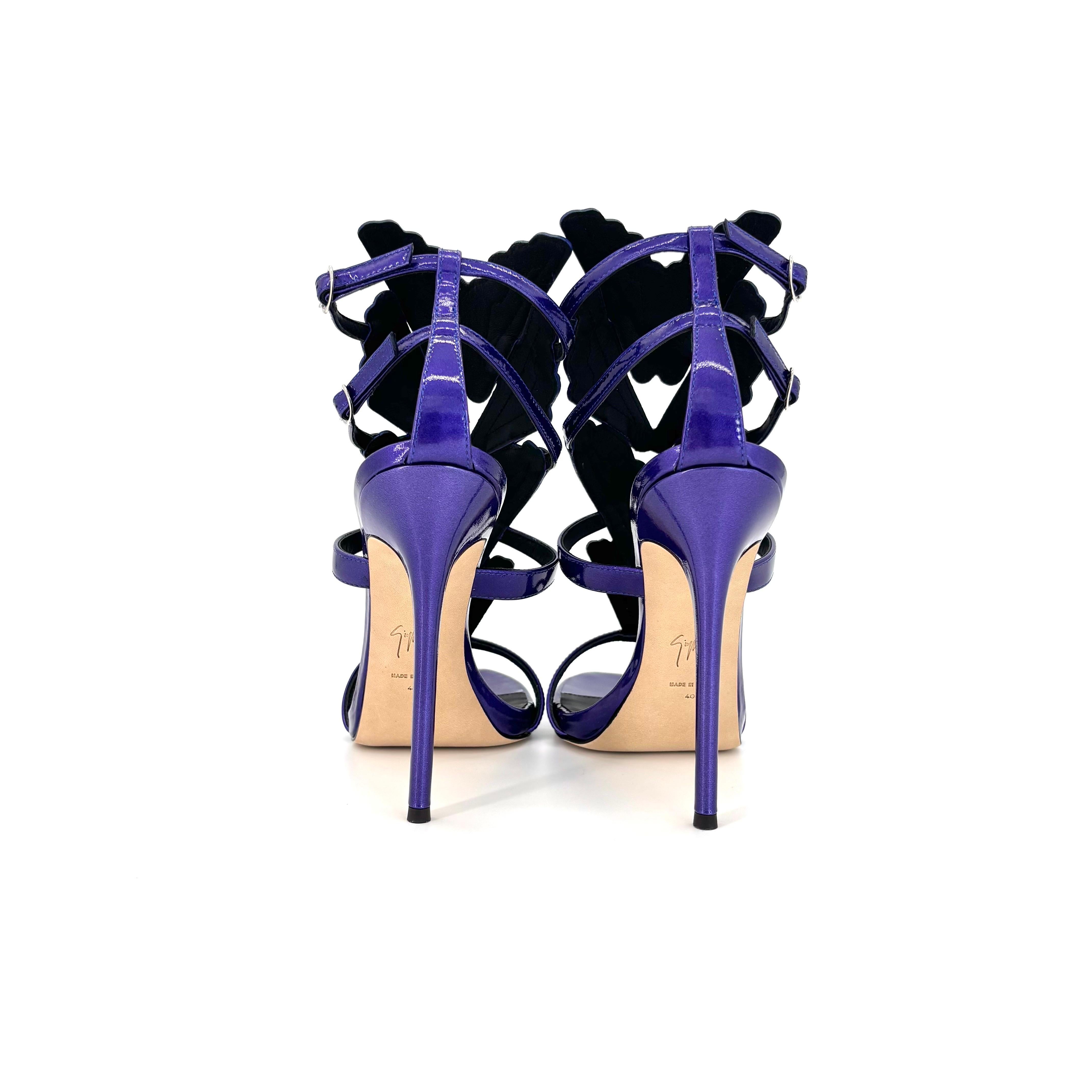 NIB Giuseppe Zanotti Cruel 2.0 Alien Siutta Wing Strappy Sandals 40 in vendita 2