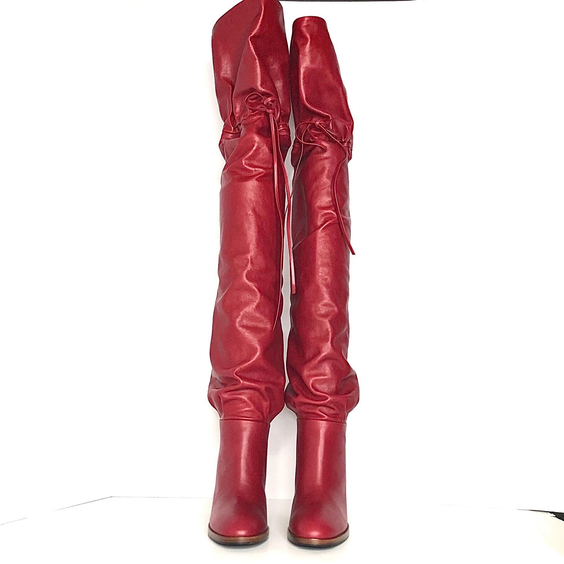 NIB Gucci Slouch Stivali sopra il ginocchio in pelle rossa 36.5 In condizioni Nuovo in vendita a Mechanicsville, VA