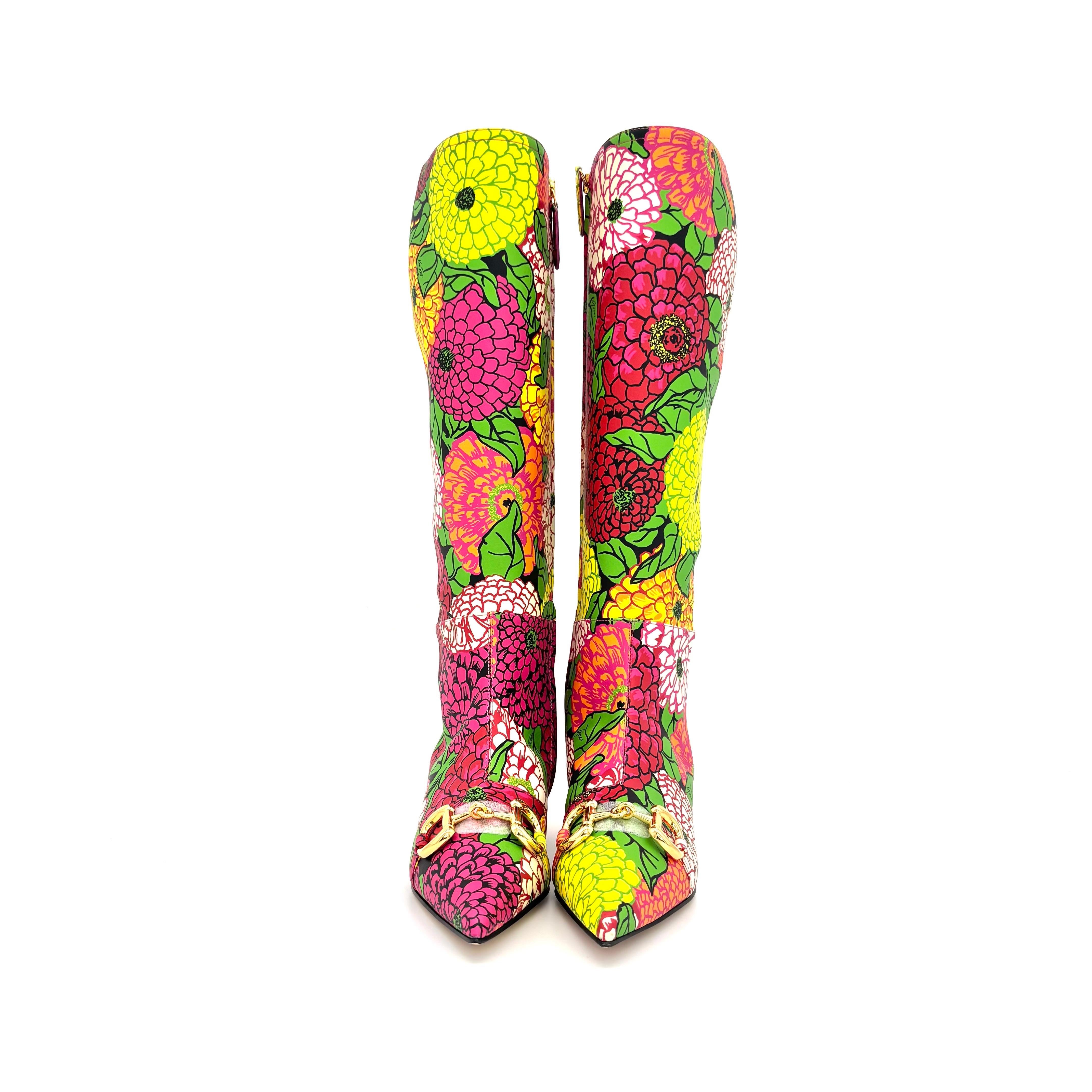 De las mujeres NIB Gucci x Ken Scott Pomponica Horsebit Botas de tacón de gatito floral hasta la rodilla 36 en venta