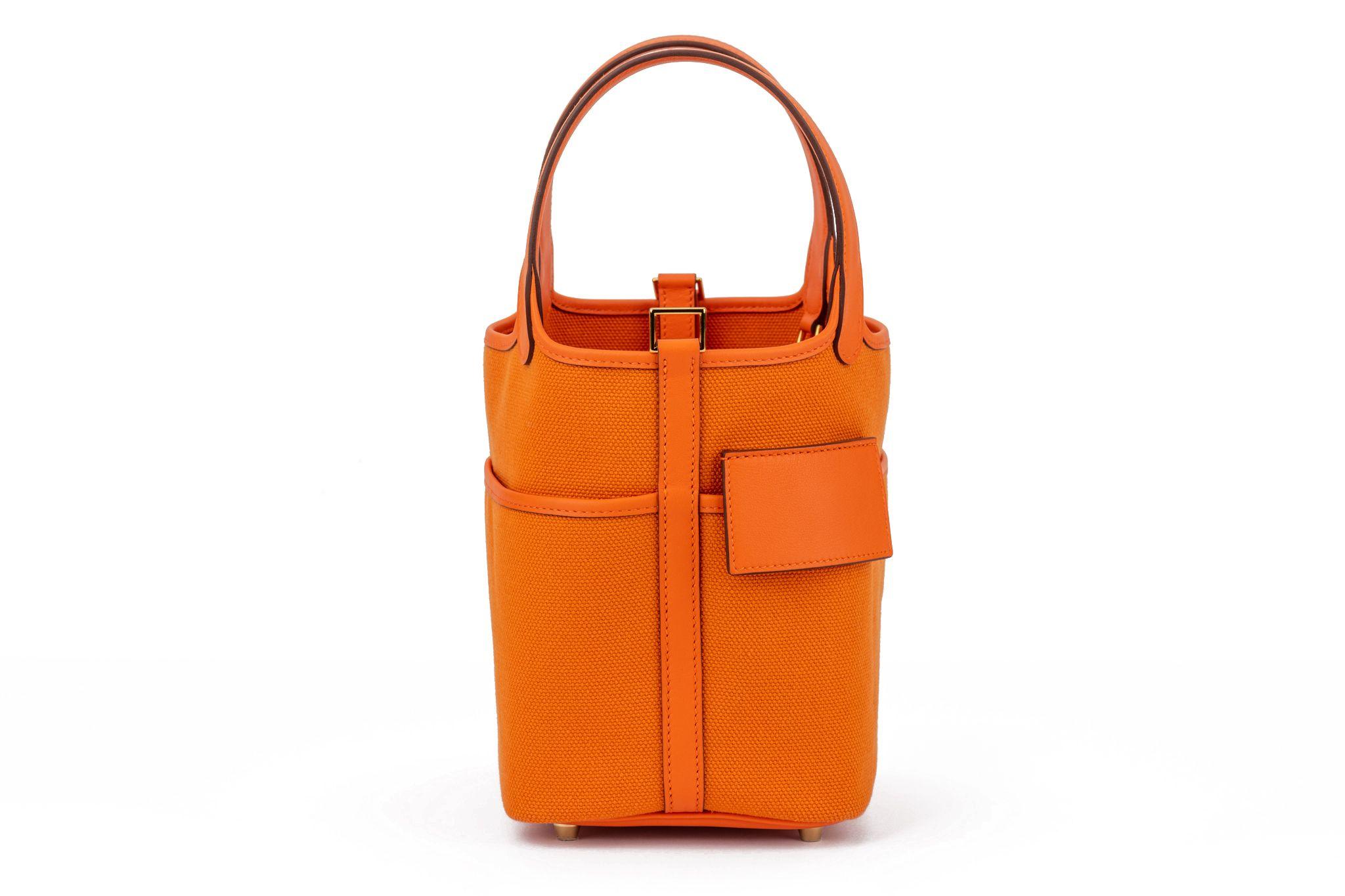 NIB Hermès Orange Swift and Toile Geoland Cargo Picotin Lock 18 For Sale 4