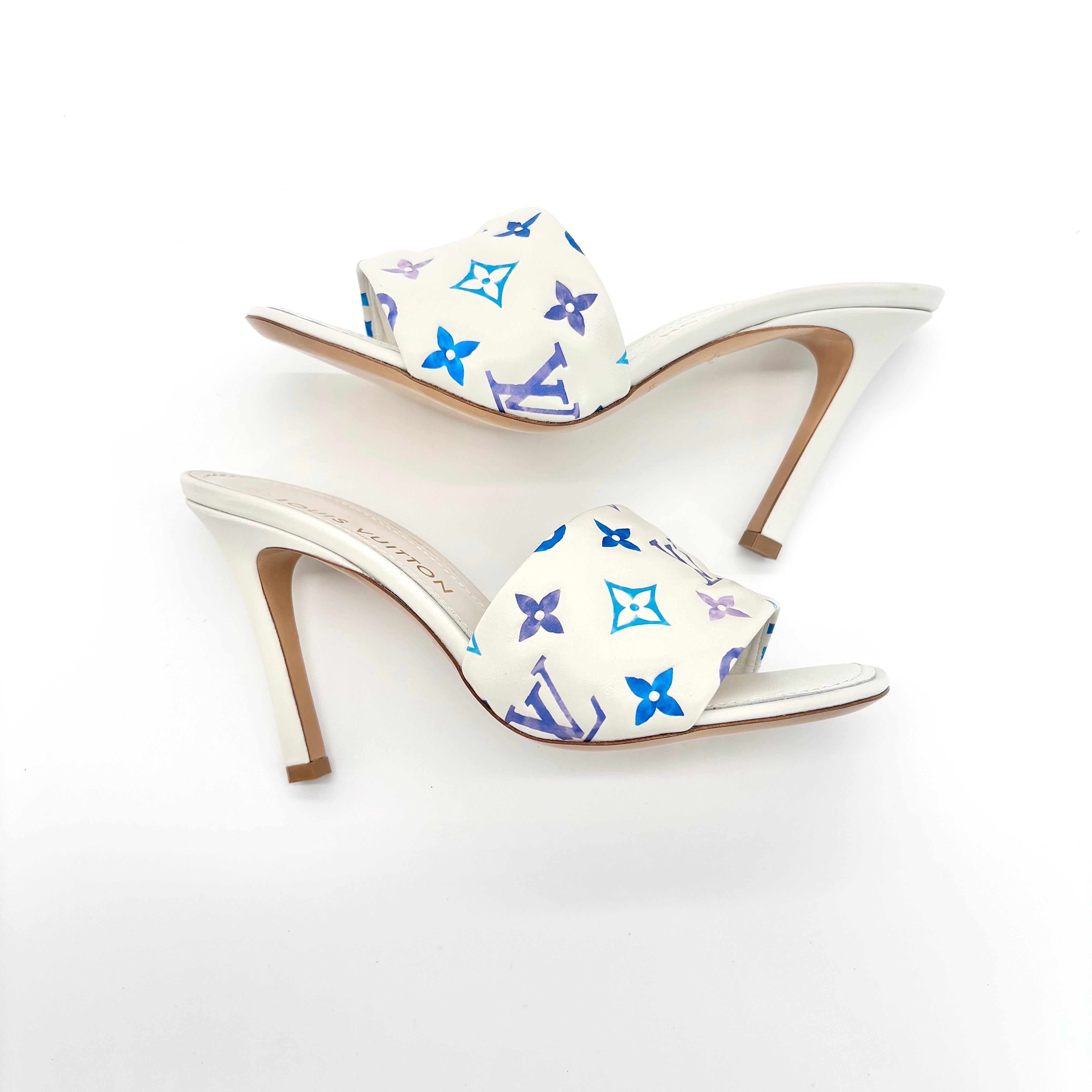 NIB Louis Vuitton Revival Monogram Emboss Leather Slip On Mules Sandals 39 In condizioni Nuovo in vendita a Mechanicsville, VA