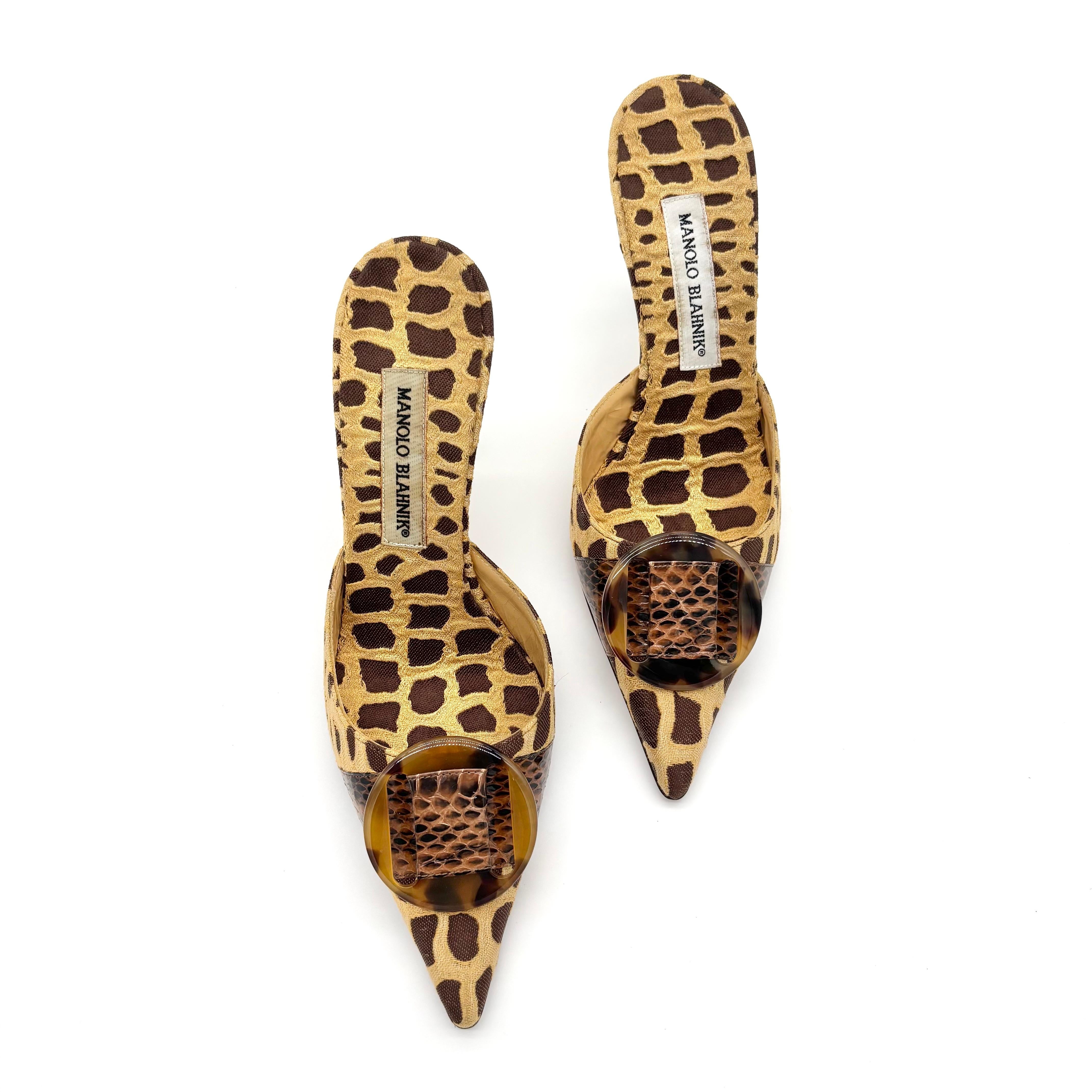 Brown NIB Manolo Blahnik Callamu Serpent Buckle Snakeskin Pointed Toe Mules 38 For Sale
