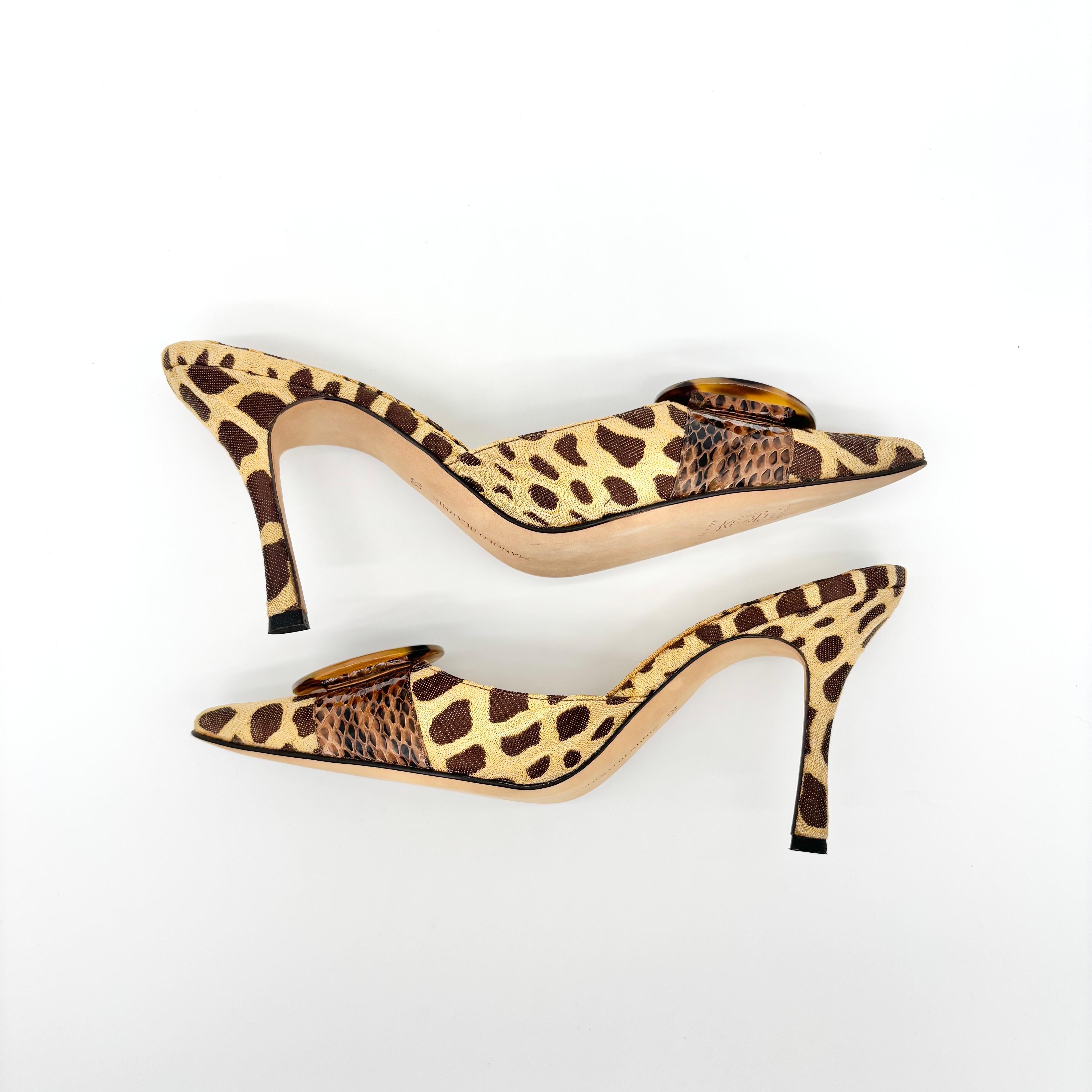 Women's NIB Manolo Blahnik Callamu Serpent Buckle Snakeskin Pointed Toe Mules 38 For Sale