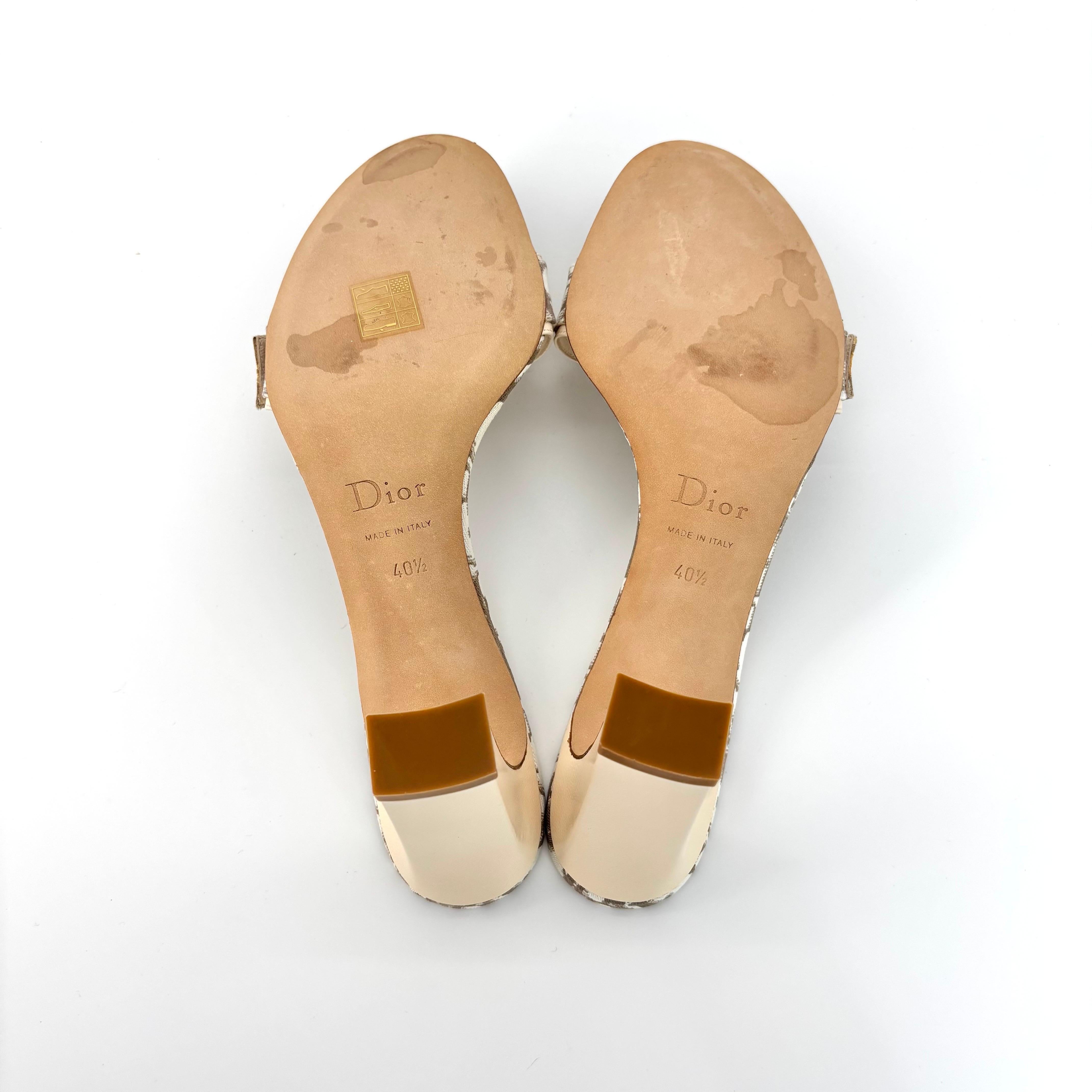 NIB Vintage Christian Dior 2005 Galliano Lock and Key Monogram Print Mules 40.5 For Sale 1
