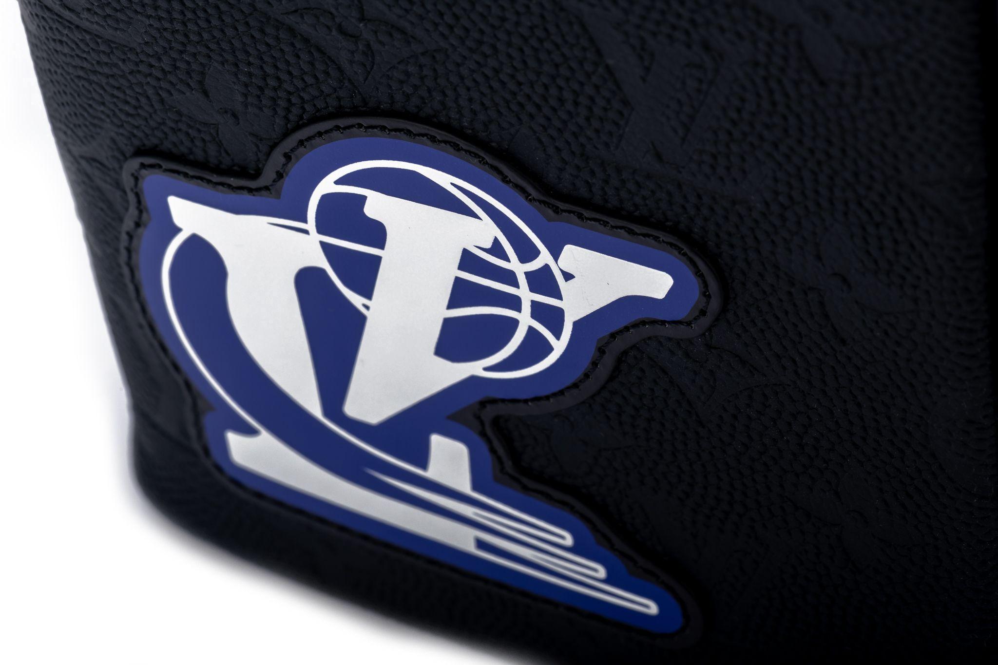 NIB Vuitton Garderobe Dopp Kit NBA im Angebot 7