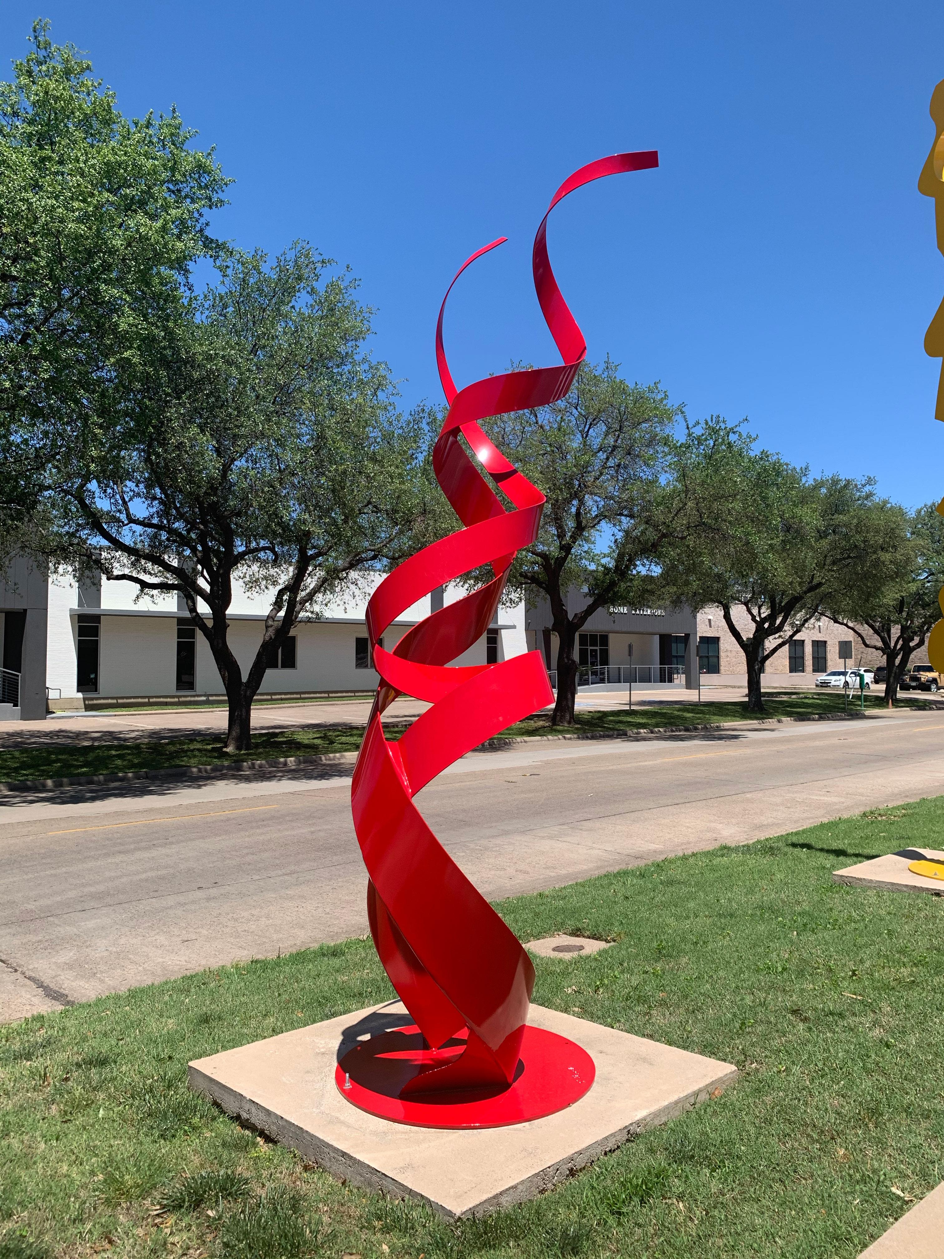 Nic Noblique is a Texas based sculptor whose preferred medium is steel. Noblique has, in a relatively short amount of time, become one of the foremost abstract sculptors in the United States.

