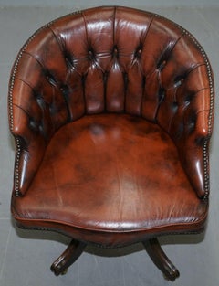 Hübsch 1967 gestempelt Braunes Leder Chesterfield Braunes Leder Captains Office Chair