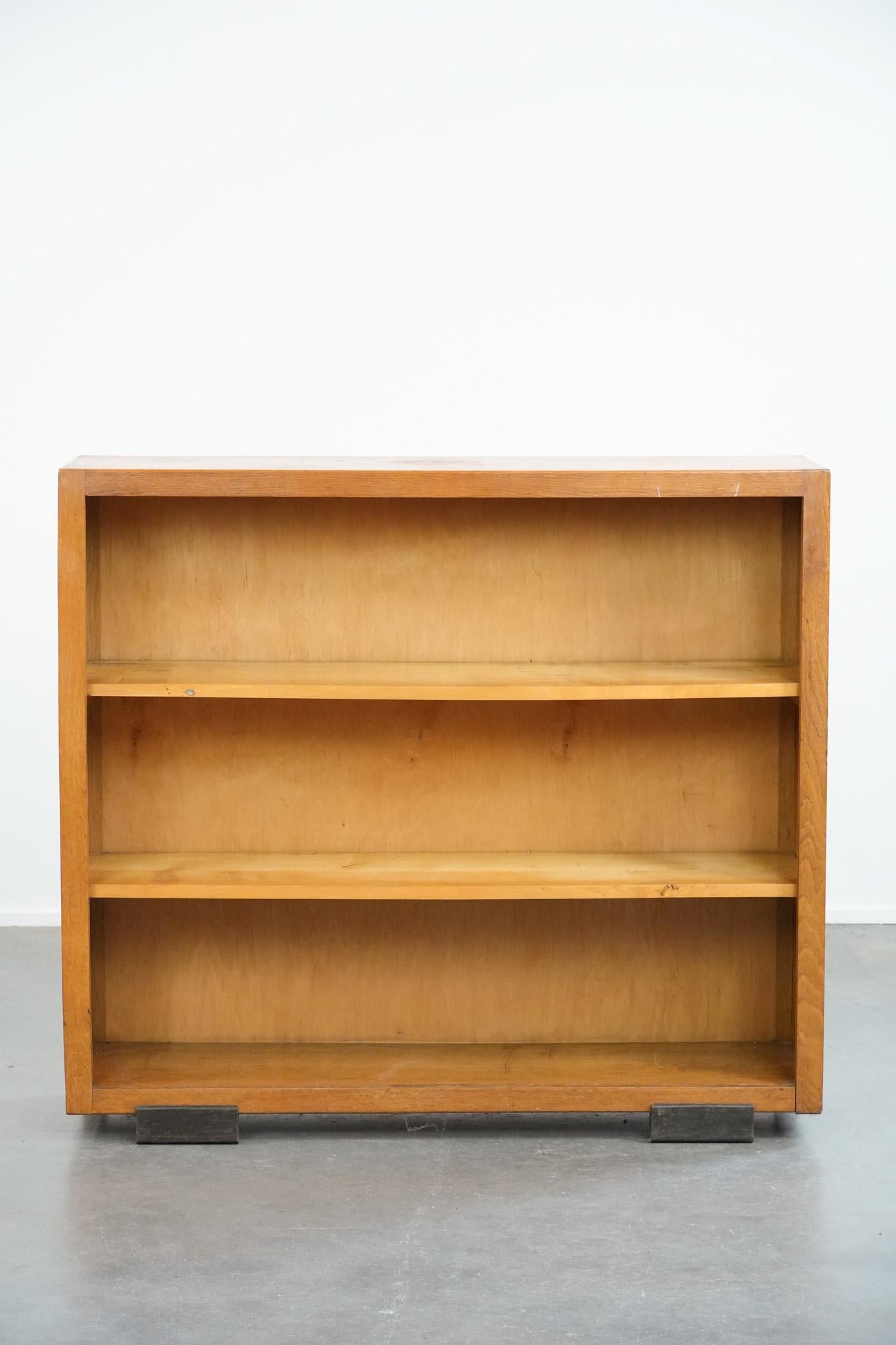 This charming antique Art Deco cabinet in Amsterdam School style dates from the early 20th century. It can be easily placed in almost any interior. This unique item has a distinctive appearance and is a beautiful eye-catcher, for example in the