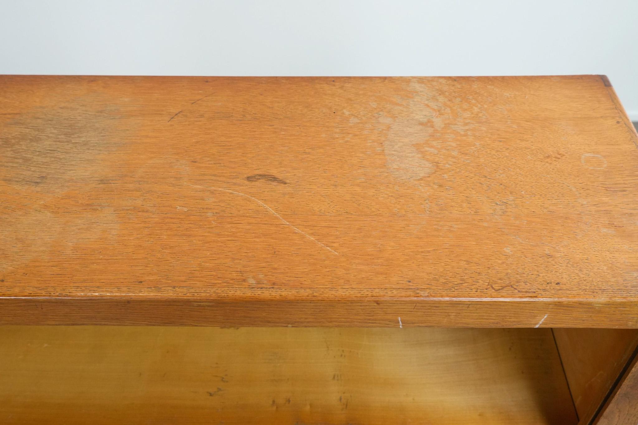 Nice antique Art Deco bookcase in Amsterdam School style Madera en venta