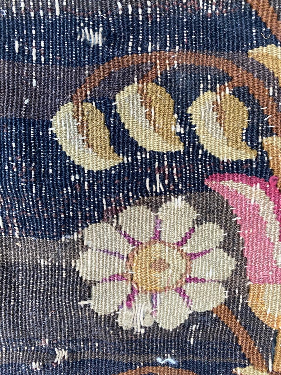 XIXe siècle Belle tapisserie ancienne d'un fragment d'Aubusson en vente