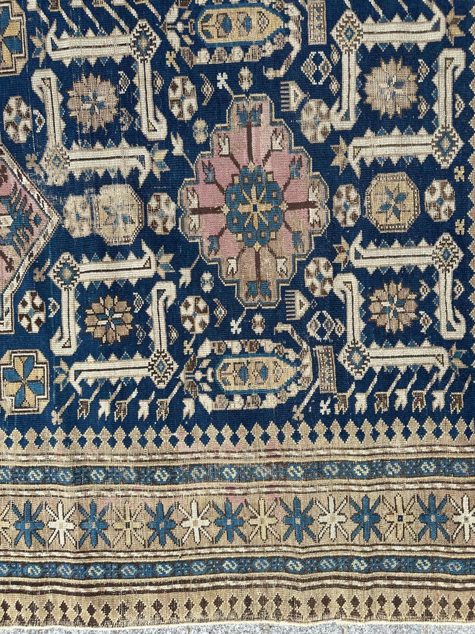 Bellissimo tappeto antico caucasico shirvan In condizioni discrete in vendita a Saint Ouen, FR