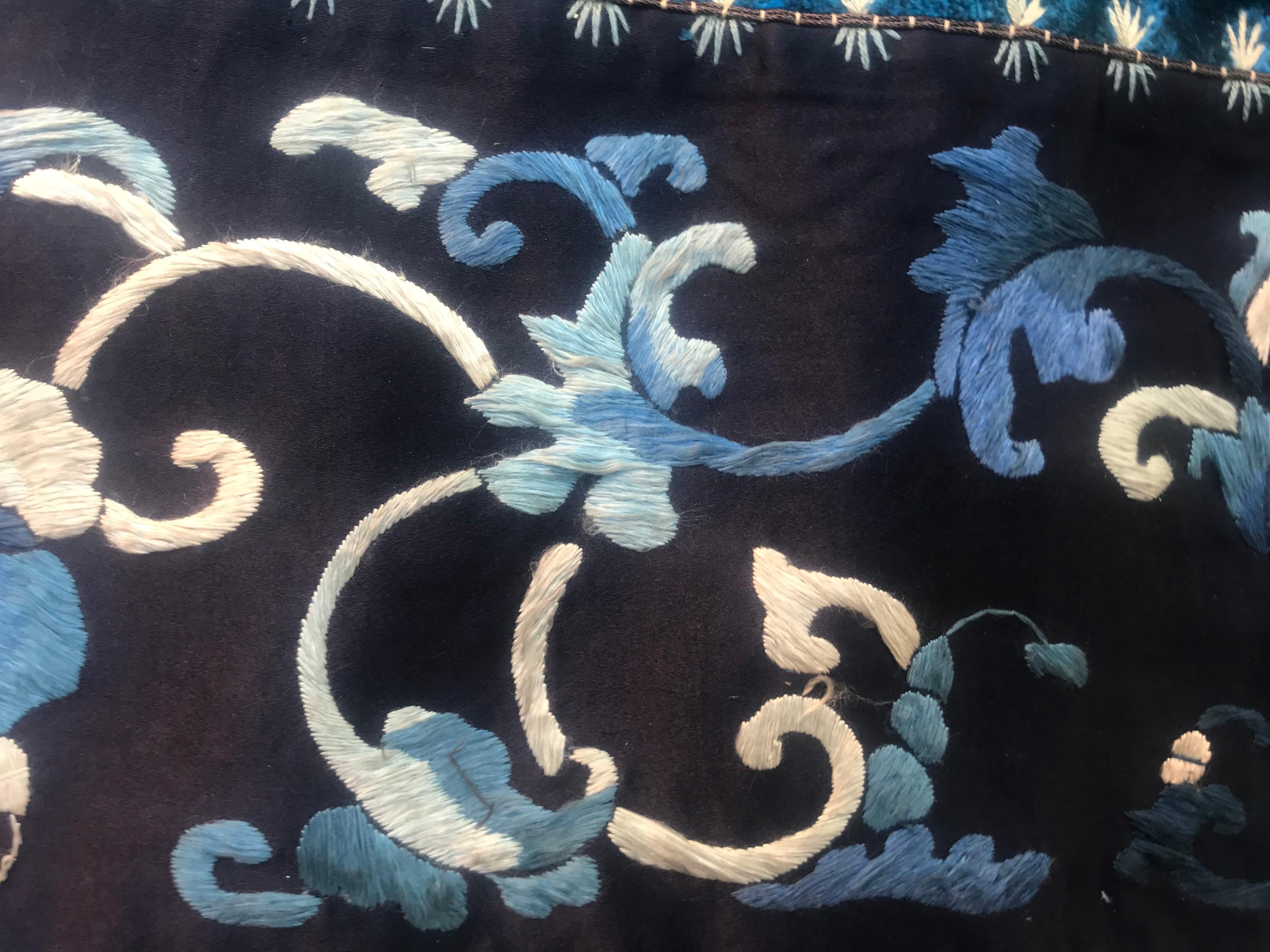 Nice Antique Chinese Embroidery Panel In Good Condition For Sale In Saint Ouen, FR