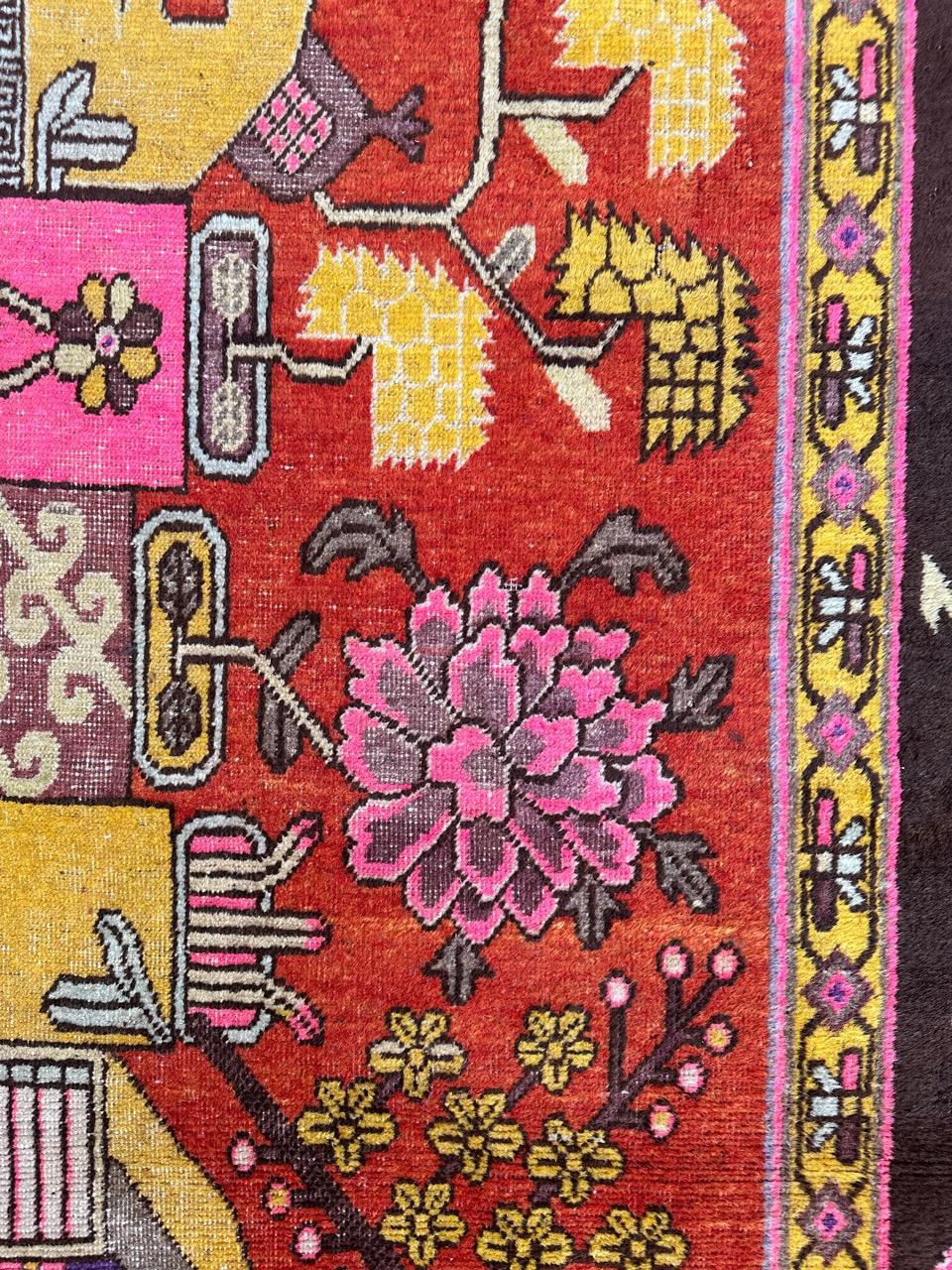 Bobyrug's Schöner antiker chinesischer Khotan-Teppich  (Wolle) im Angebot