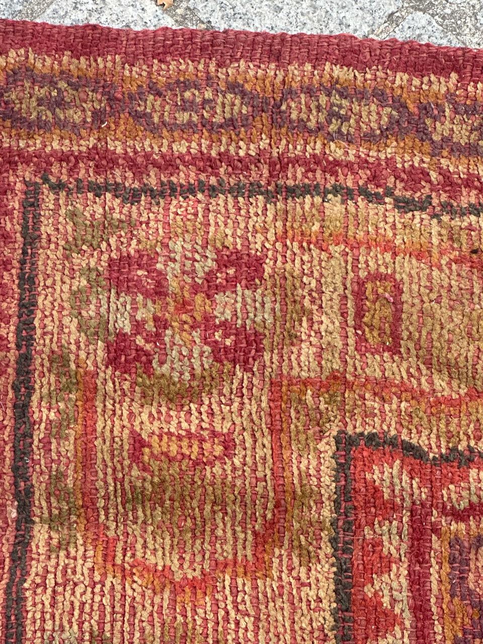 Nice antique distressed European rug oushak design For Sale 9