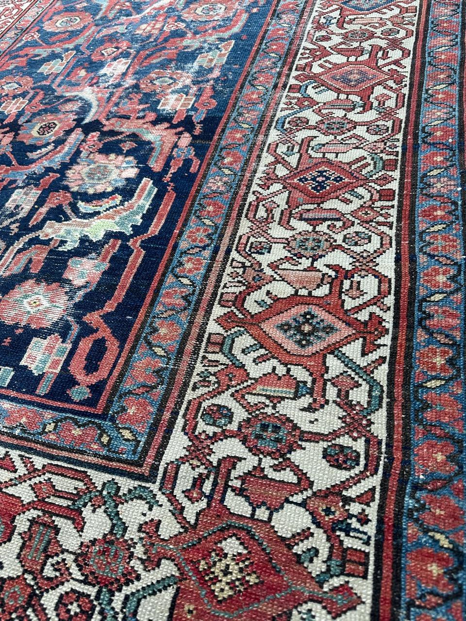 Schöner antiker gealterter Hamadan Teppich im Angebot 3