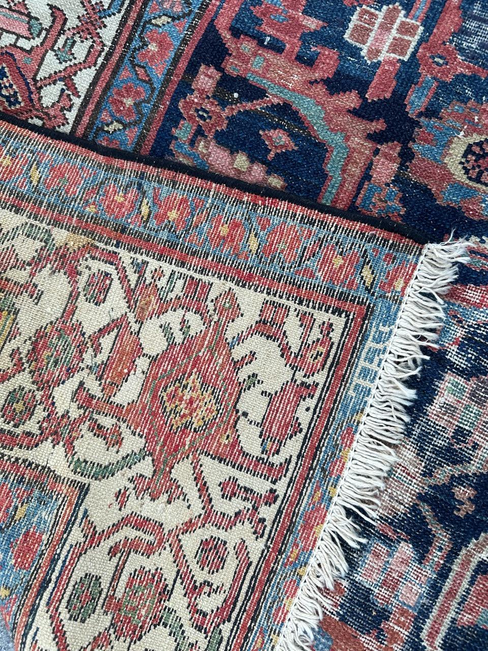 Schöner antiker gealterter Hamadan Teppich im Angebot 12