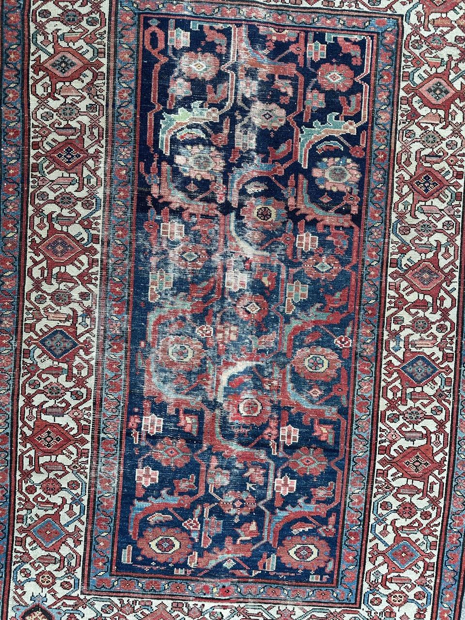 Schöner antiker gealterter Hamadan Teppich (Sultanabad) im Angebot