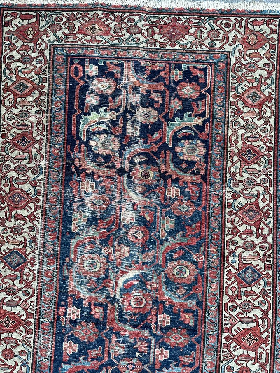 Schöner antiker gealterter Hamadan Teppich (Handgeknüpft) im Angebot