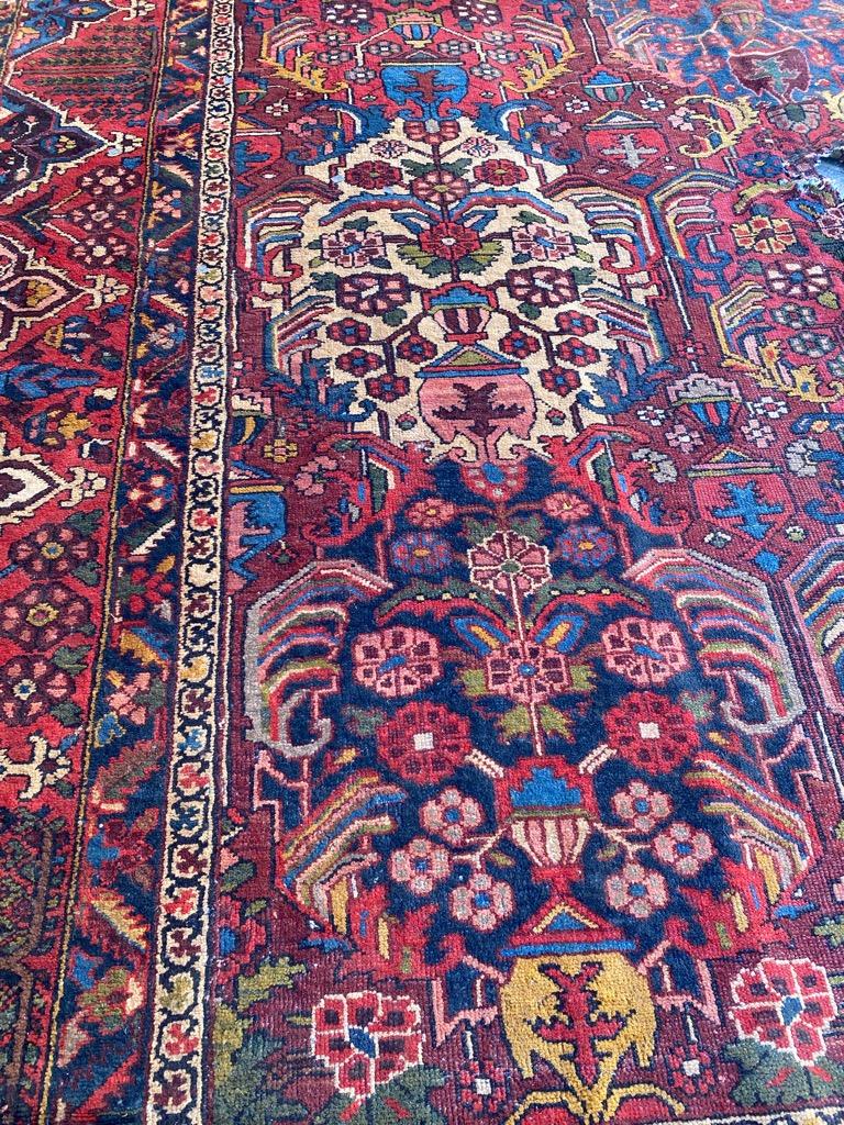 Bobyrug's Nice Antique Distressed Large Bakhtiar Rug (Asiatisch) im Angebot