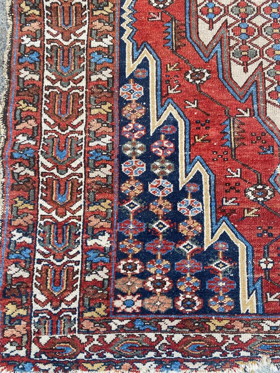 Antiker Mazlaghan-Teppich im Used-Look (Asiatisch) im Angebot