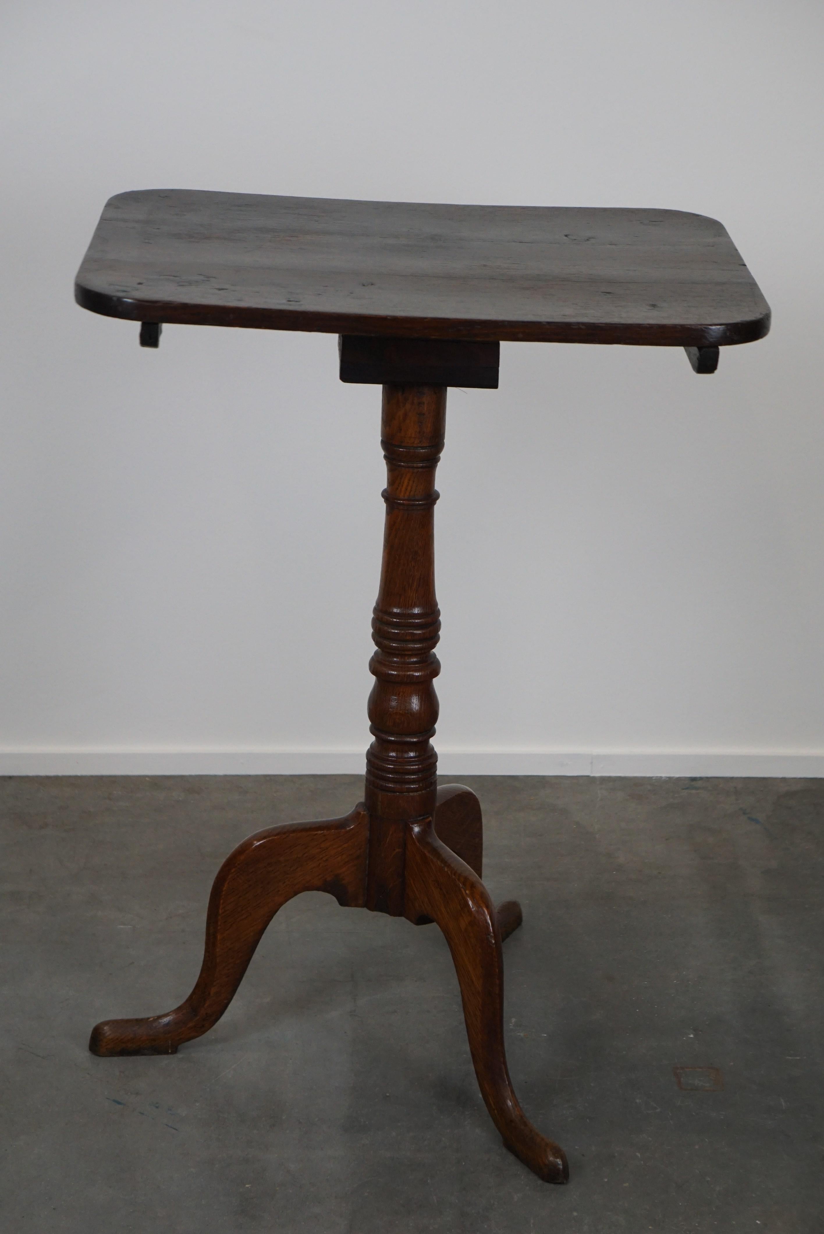 Wood Nice antique English tilt-top table/side table with a square top For Sale