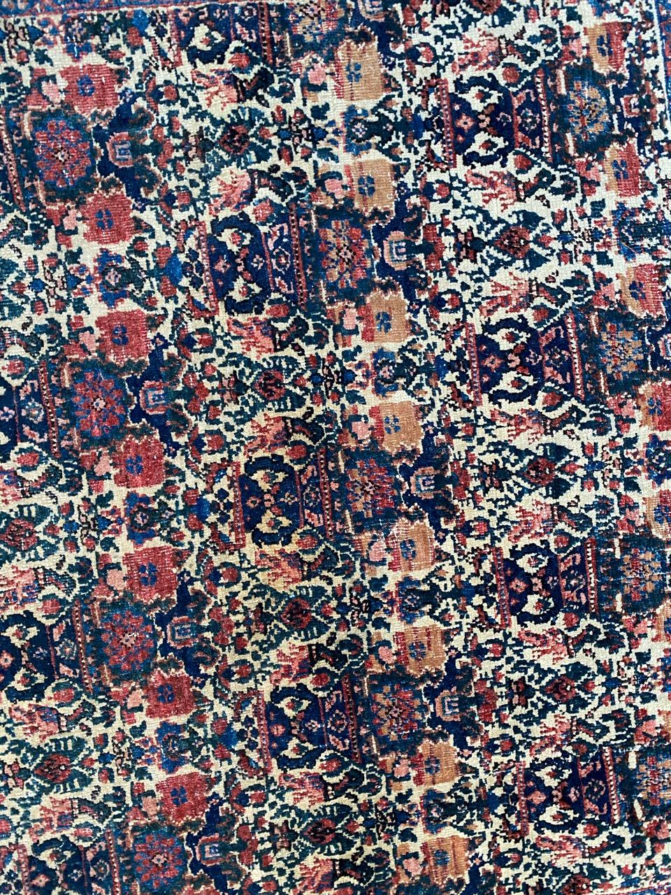 Bobyrug’s Nice Antique Floral Fine Abadeh Rug In Fair Condition For Sale In Saint Ouen, FR