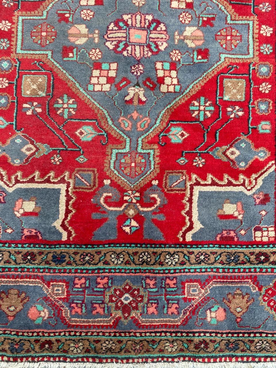 Beautiful early 20th century Malayer rug with a beautiful geometrical design and beautiful natural colors, entirely hand knotted with wool velvet on cotton foundation.

✨✨✨
