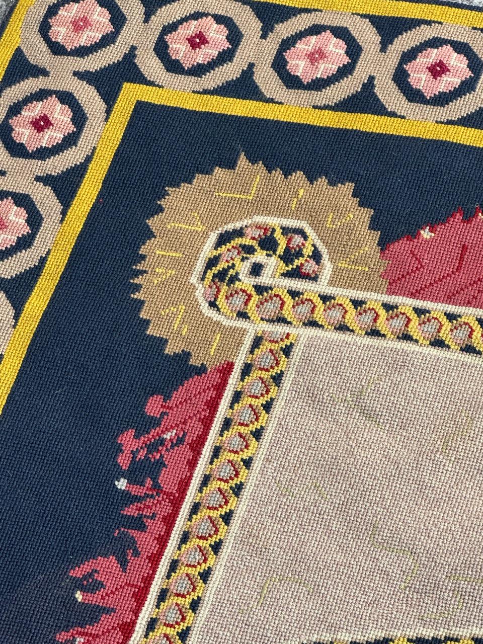 Bonito tapiz antiguo de alfombra europea de punto de aguja en venta 3