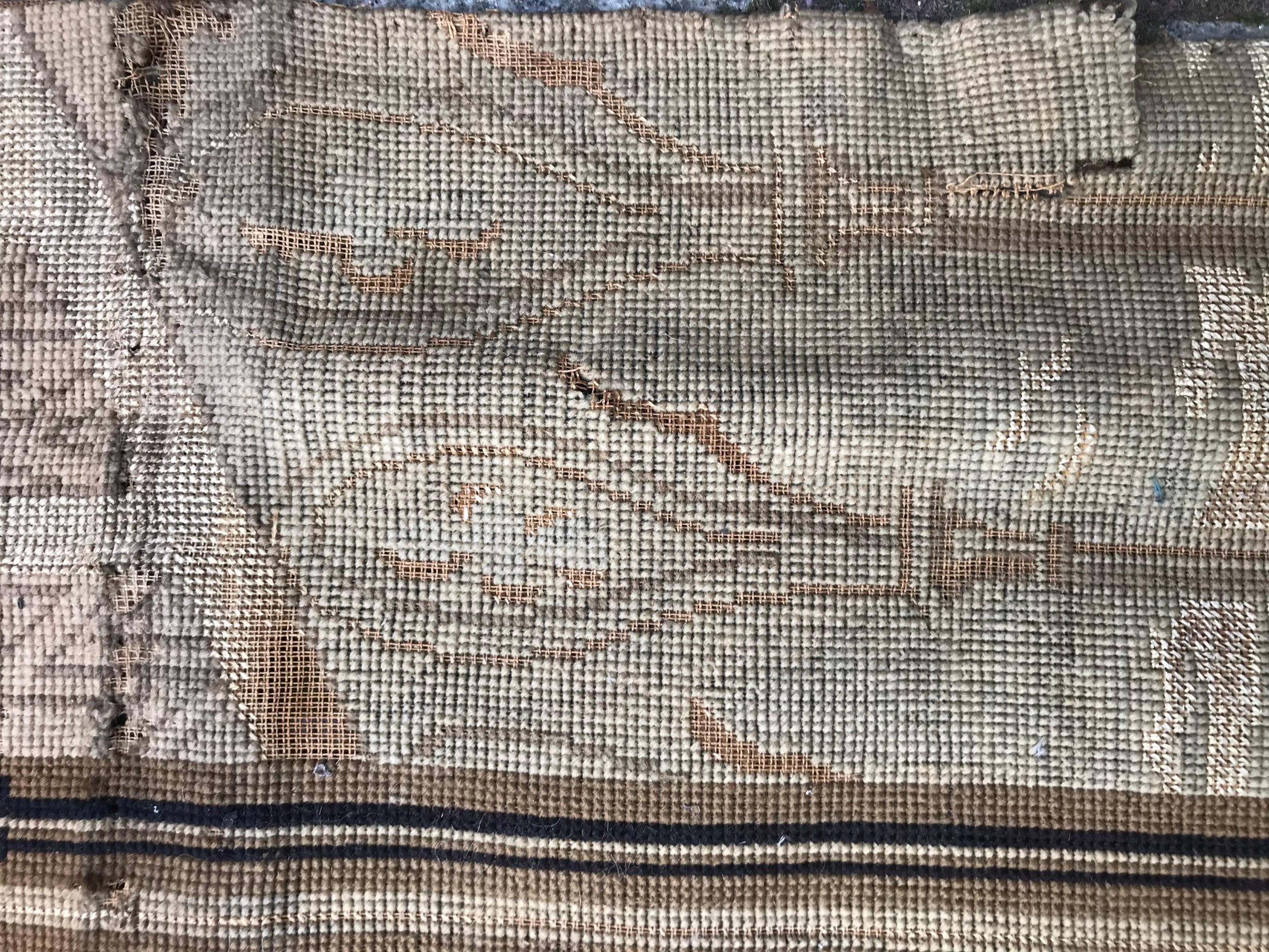 Nice Antique Needlepoint French Tapestry In Fair Condition In Saint Ouen, FR