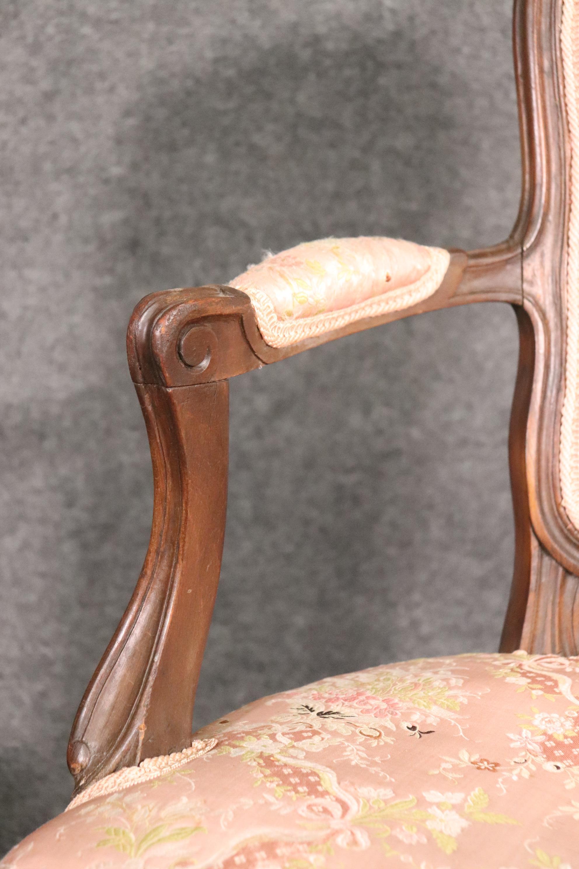 Belle paire de fauteuils anciens Fench Louis XV Fauteuils en vente 5