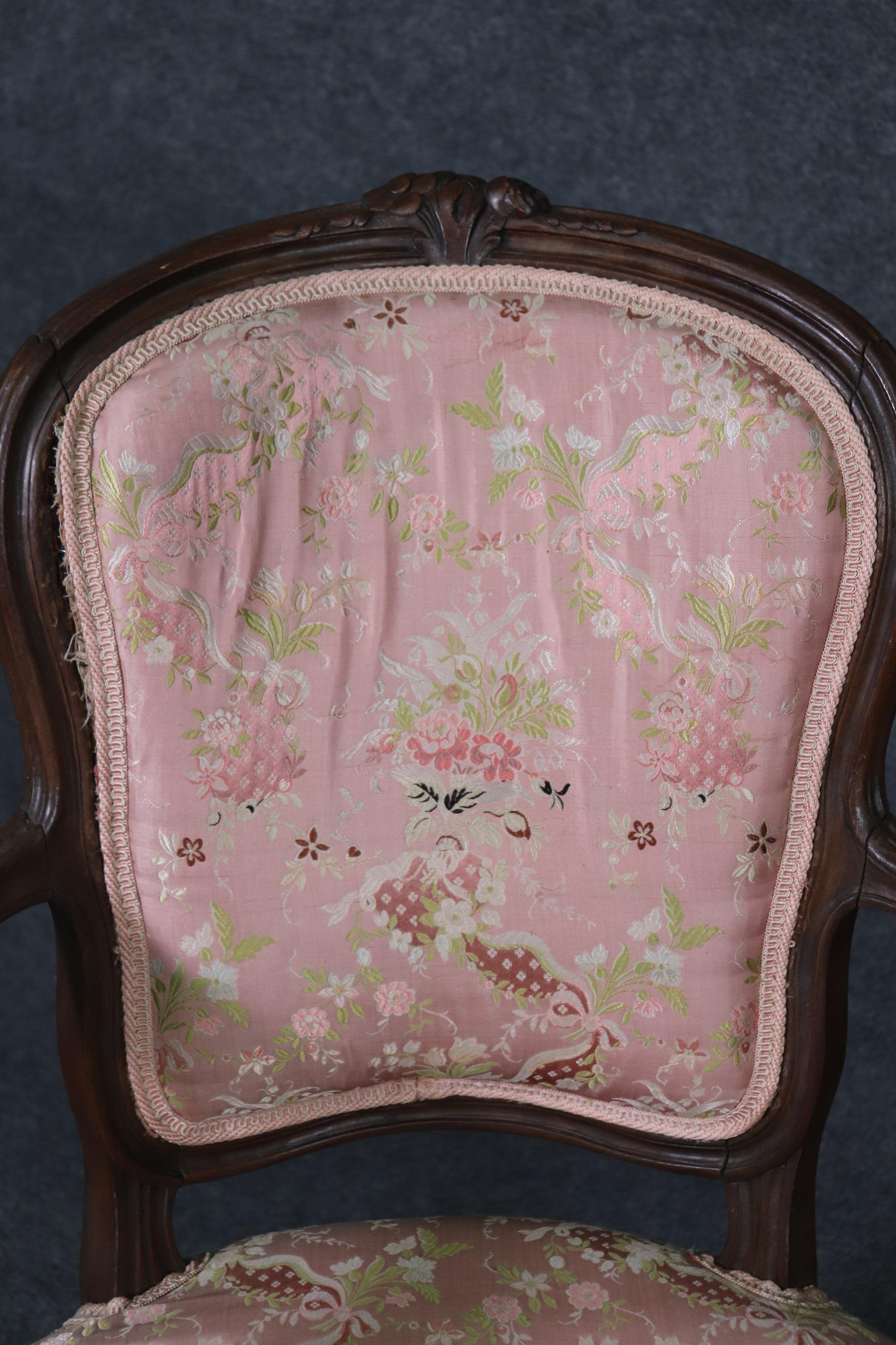 Belle paire de fauteuils anciens Fench Louis XV Fauteuils en vente 10