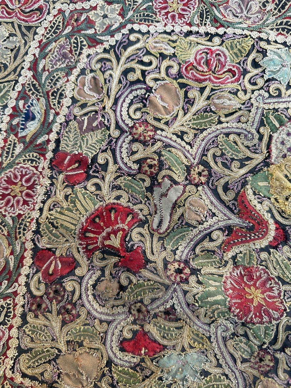 Bobyrug’s Nice antique Rashti Douzi embroidery In Fair Condition For Sale In Saint Ouen, FR