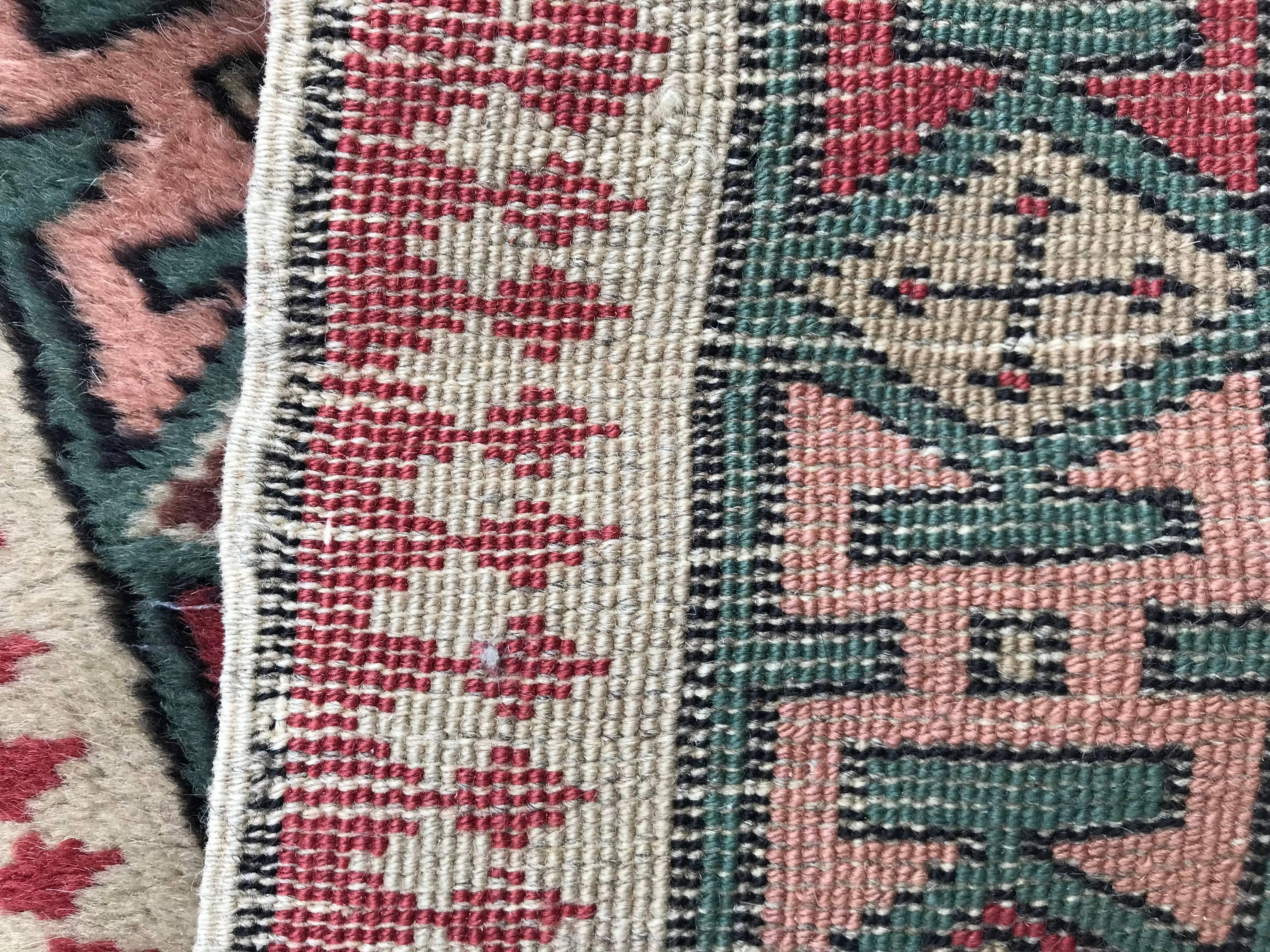 Joli tapis turc ancien de Bobyrug en vente 5