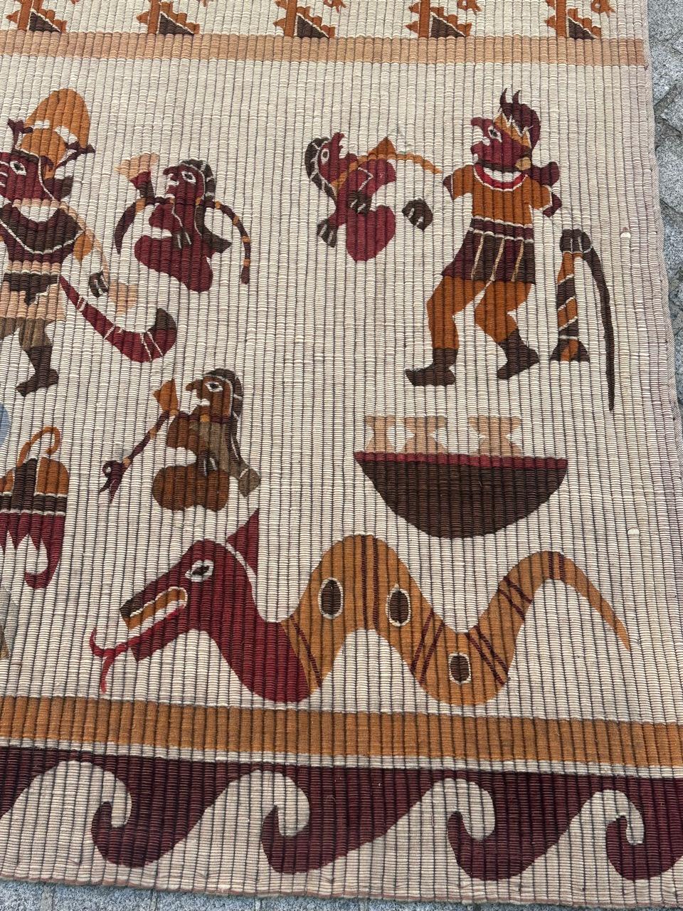 Discover the elegance of this tribal Peruvian hand-woven tapestry featuring the exquisite tribal design 
✨✨✨
