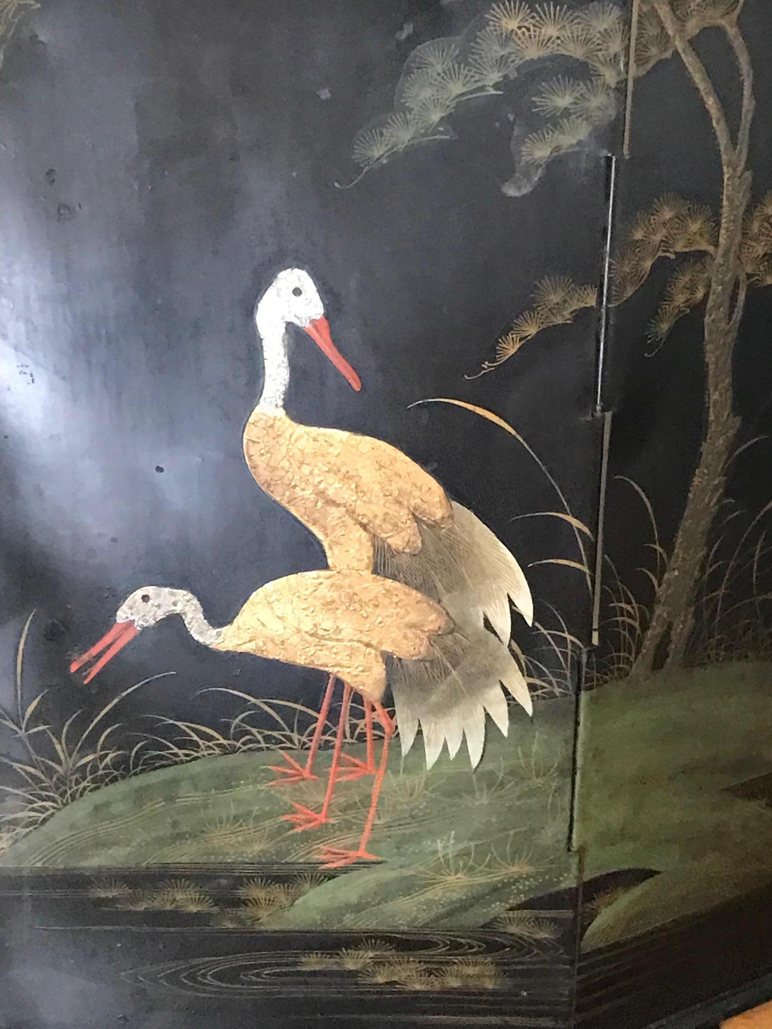 Art nouveau bel écran de cheminée art nouveau avec des oiseaux Crane peints à la main. France 1900-1920 en vente
