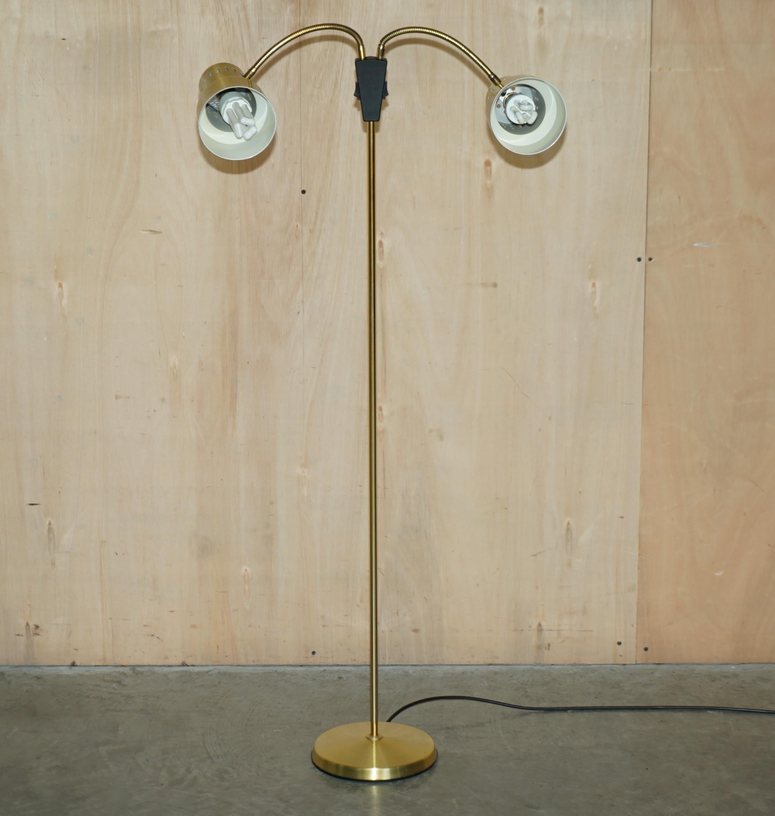 English Nice Articulated and Adjustable Double Floor Standing Lamp with Twin Lamps For Sale
