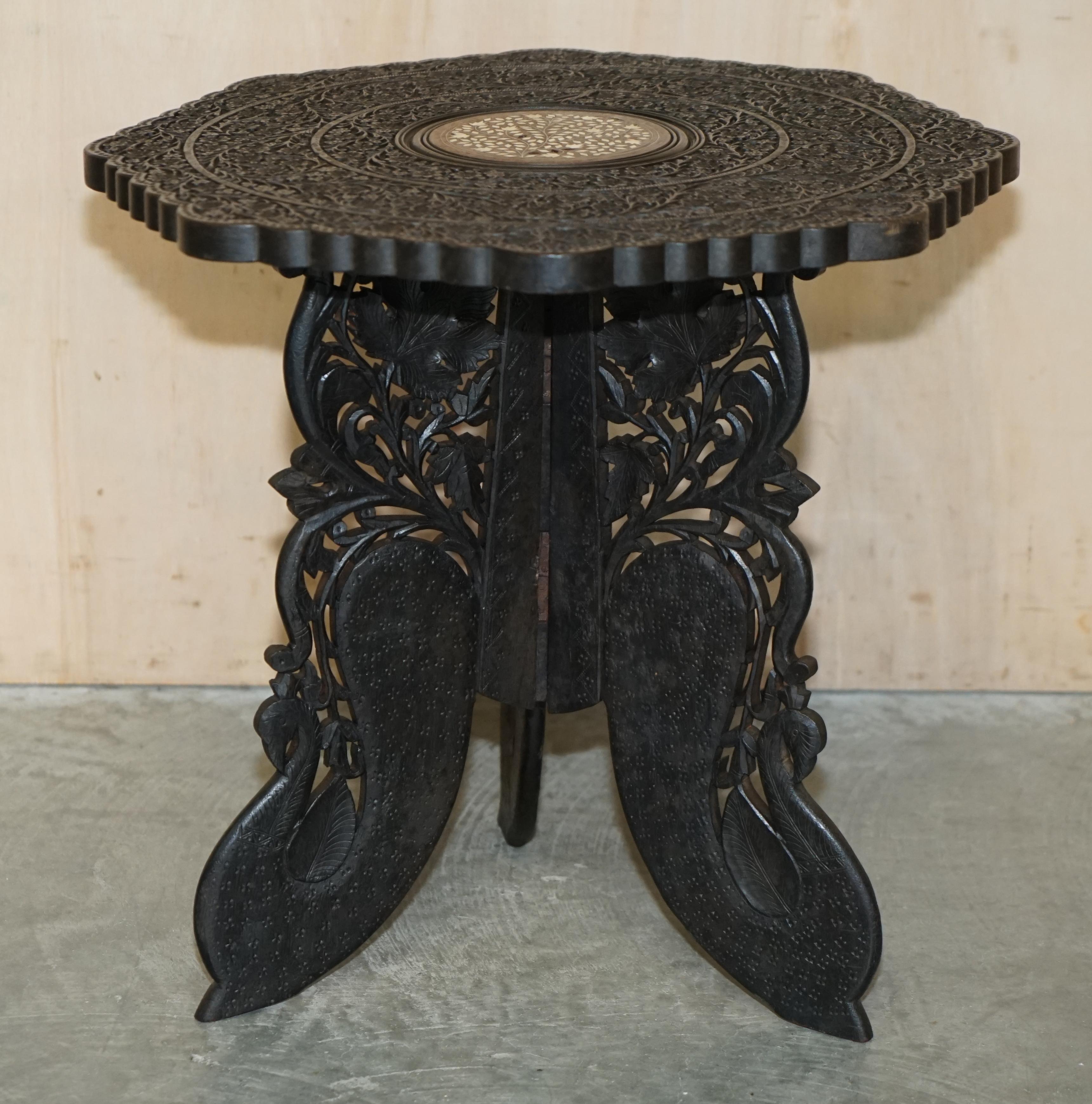Victorien Belle lampe d'appoint octogonale birmane sculptée représentant la Liberté en vente