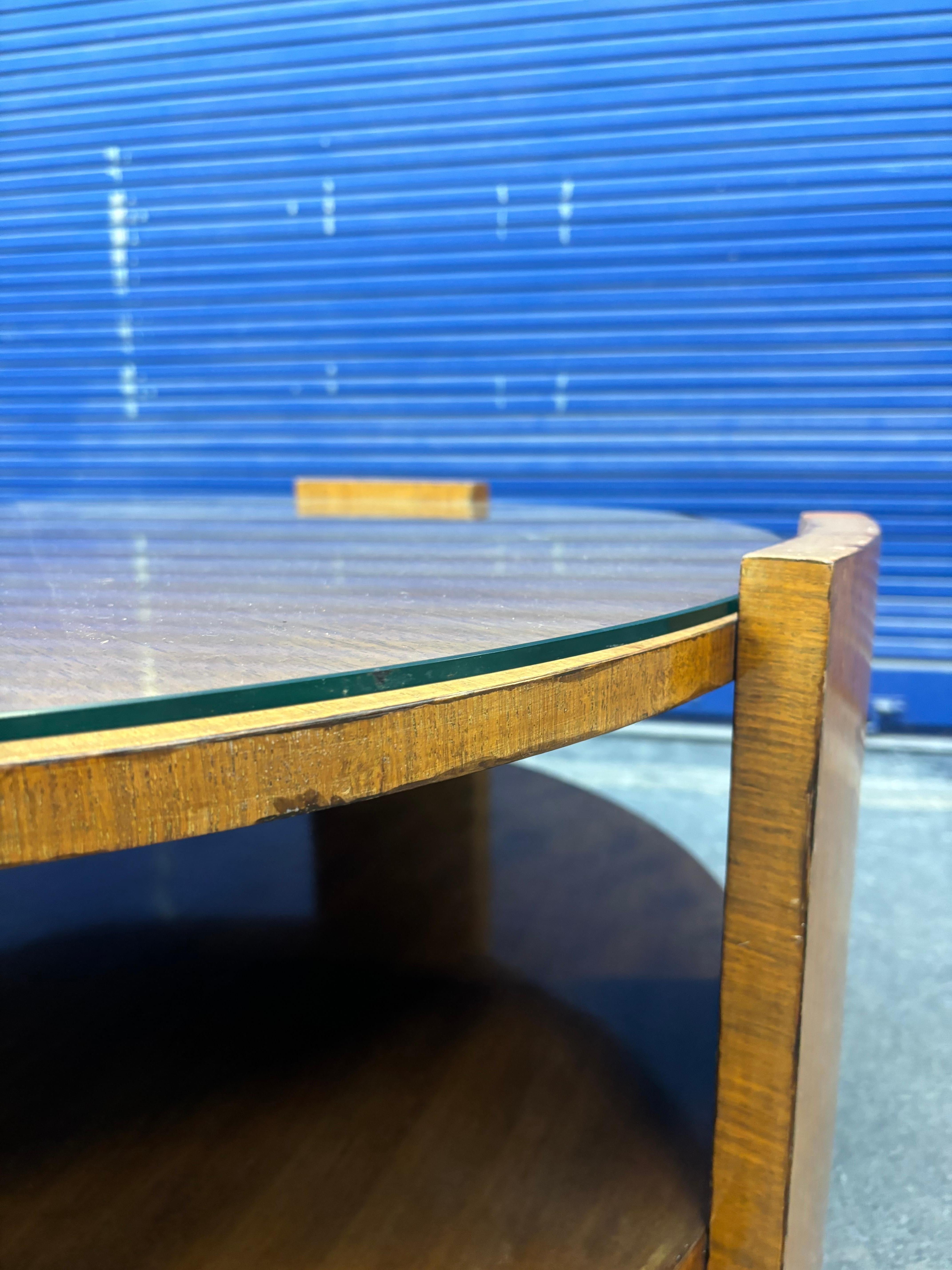 Belle table basse circulaire de Jacques Adnet en vente 5