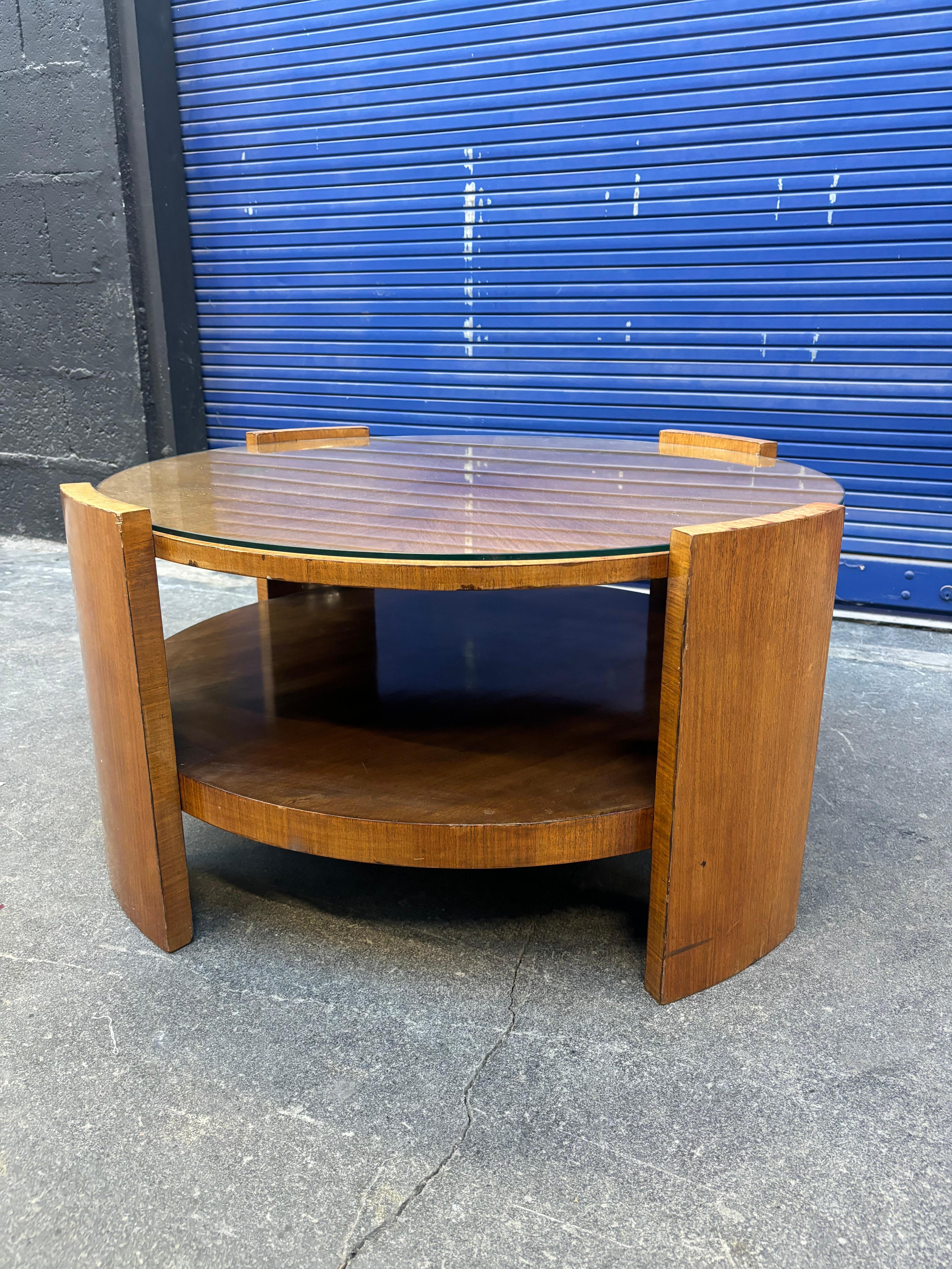 Belle table basse circulaire de Jacques Adnet en vente 8