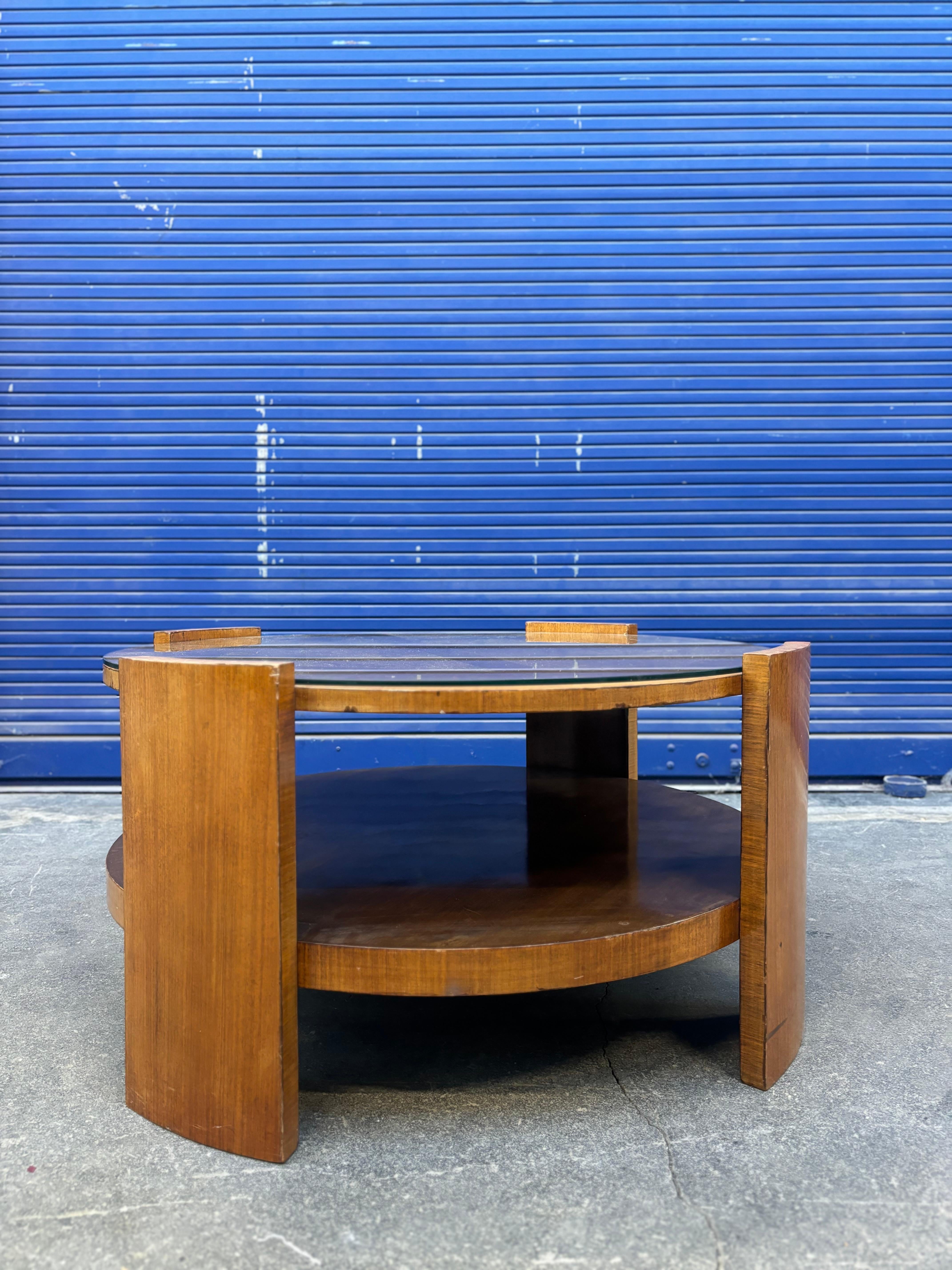 Belle table basse circulaire de Jacques Adnet en vente 12