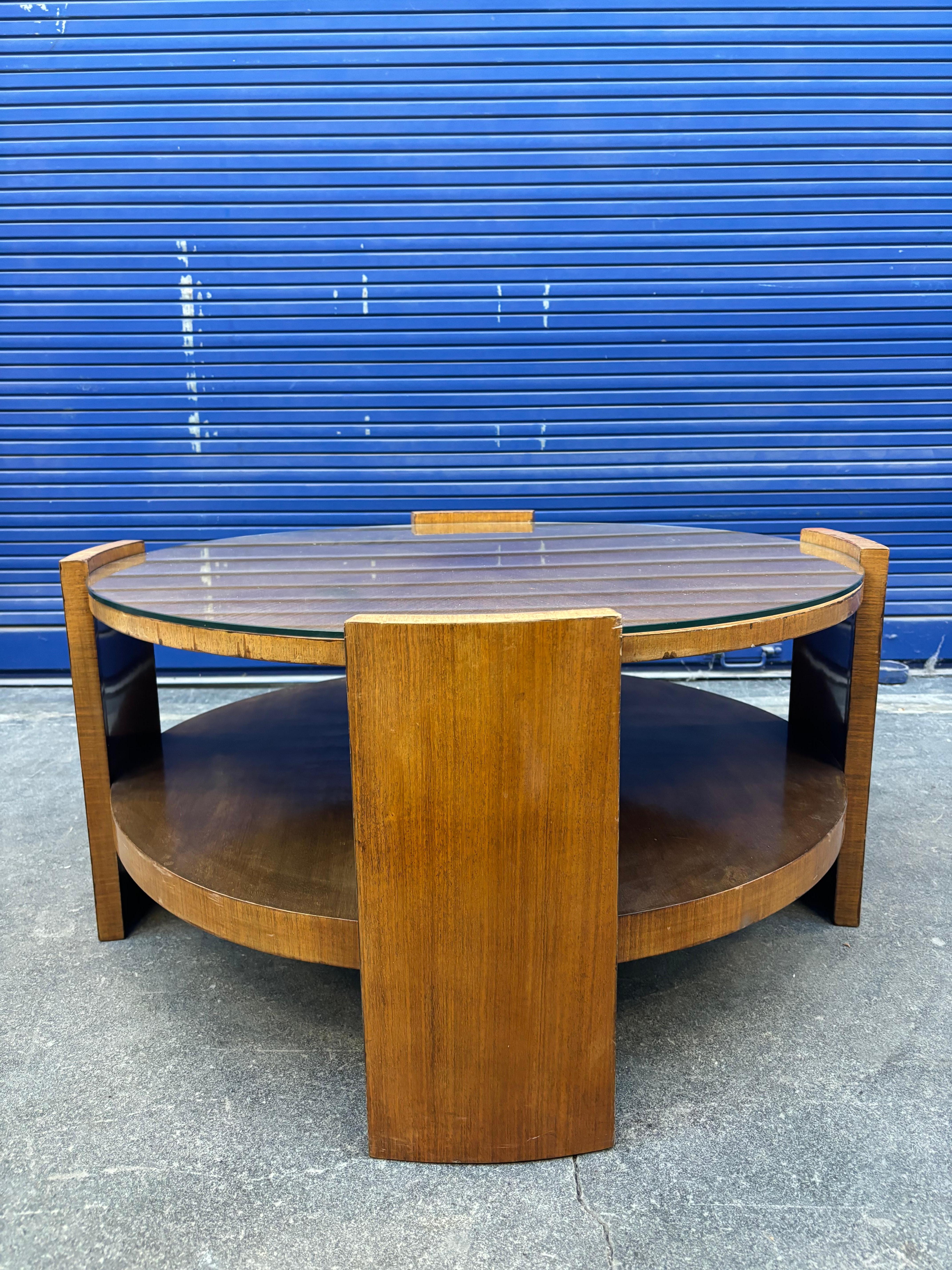 Milieu du XXe siècle Belle table basse circulaire de Jacques Adnet en vente