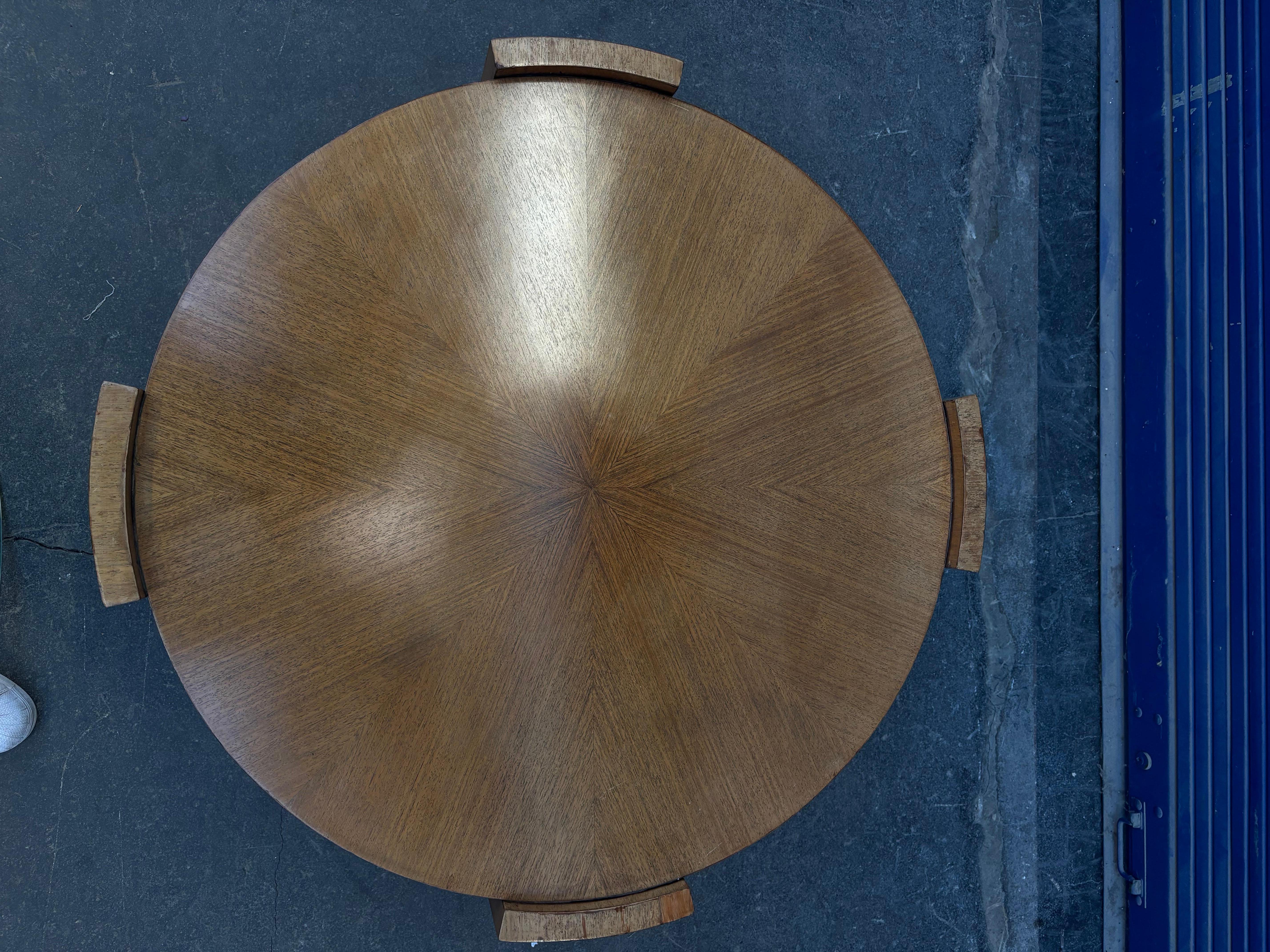 Belle table basse circulaire de Jacques Adnet en vente 1