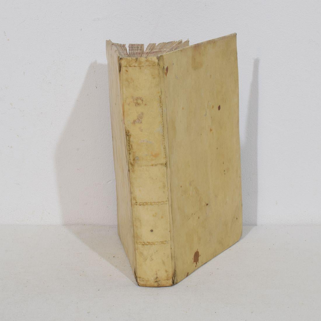 Bella collezione di libri in Vellum spagnolo invecchiato del XVIII/XIX secolo in vendita 9