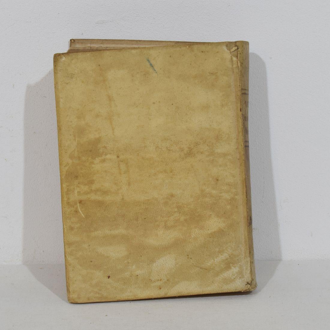 Bella collezione di libri in Vellum spagnolo invecchiato del 18° secolo in vendita 5