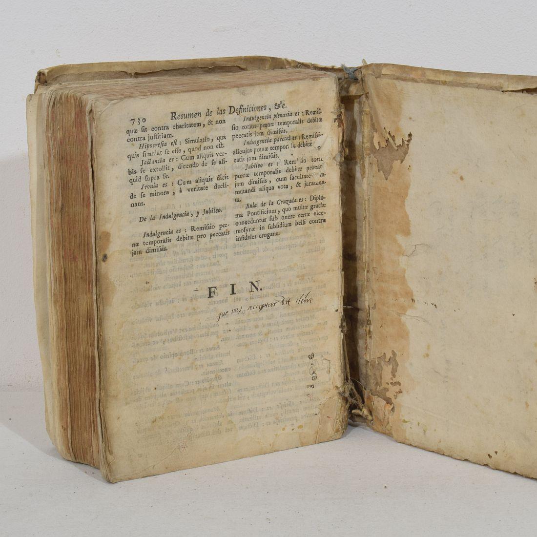 Bella collezione di libri in Vellum spagnolo invecchiato del 18° secolo in vendita 6