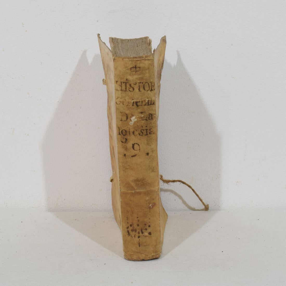 Bella collezione di libri in Vellum spagnolo invecchiato del 18° secolo in vendita 7