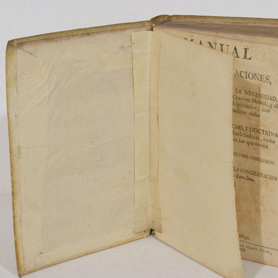 Bella collezione di libri in Vellum spagnolo invecchiato del 18° secolo in vendita 1