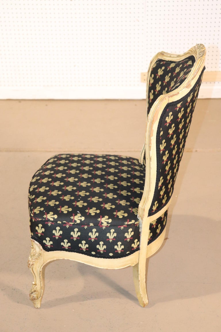 Nice Creme Painted French Louis XV Boudoir Vanity or Side Chair, Circa 1900 For Sale 6