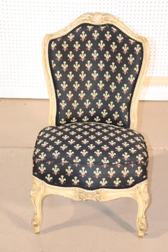 Nice Creme Painted French Louis XV Boudoir Vanity or Side Chair, Circa 1900